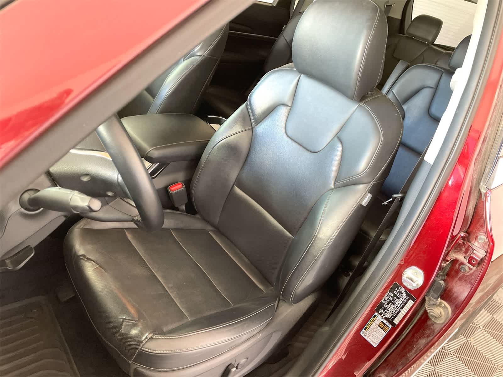 Thumbnail: 2023 Kia Telluride - 8