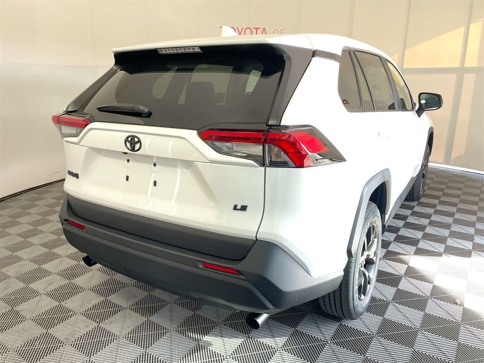Thumbnail: 2025 Toyota RAV4 - 7