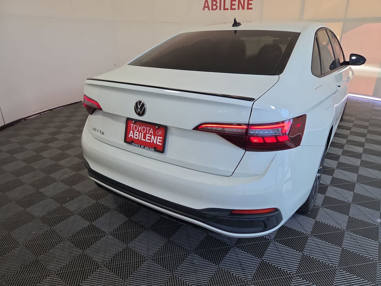 Thumbnail: 2023 Volkswagen Jetta - 6