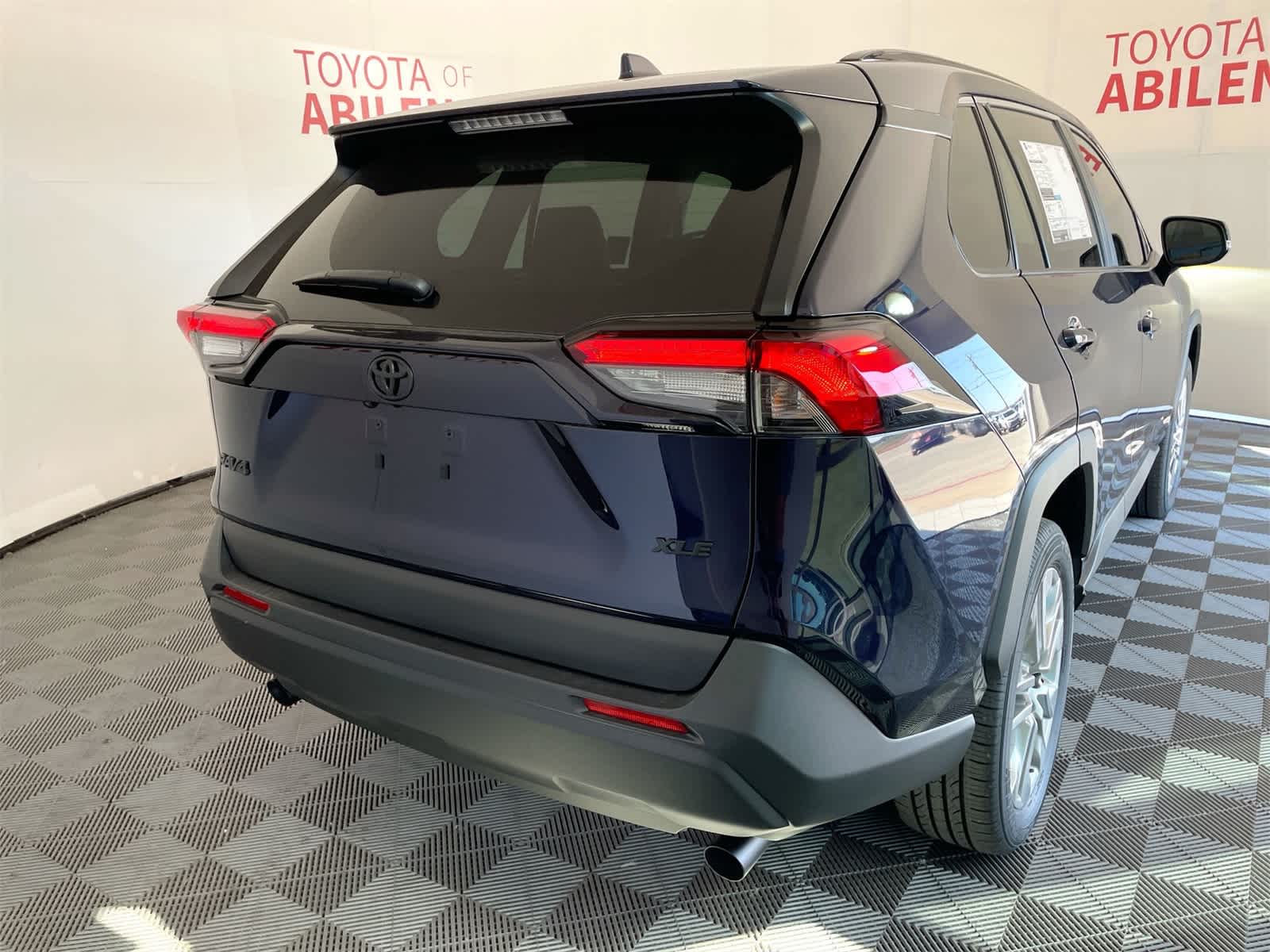 Thumbnail: 2025 Toyota RAV4 - 7