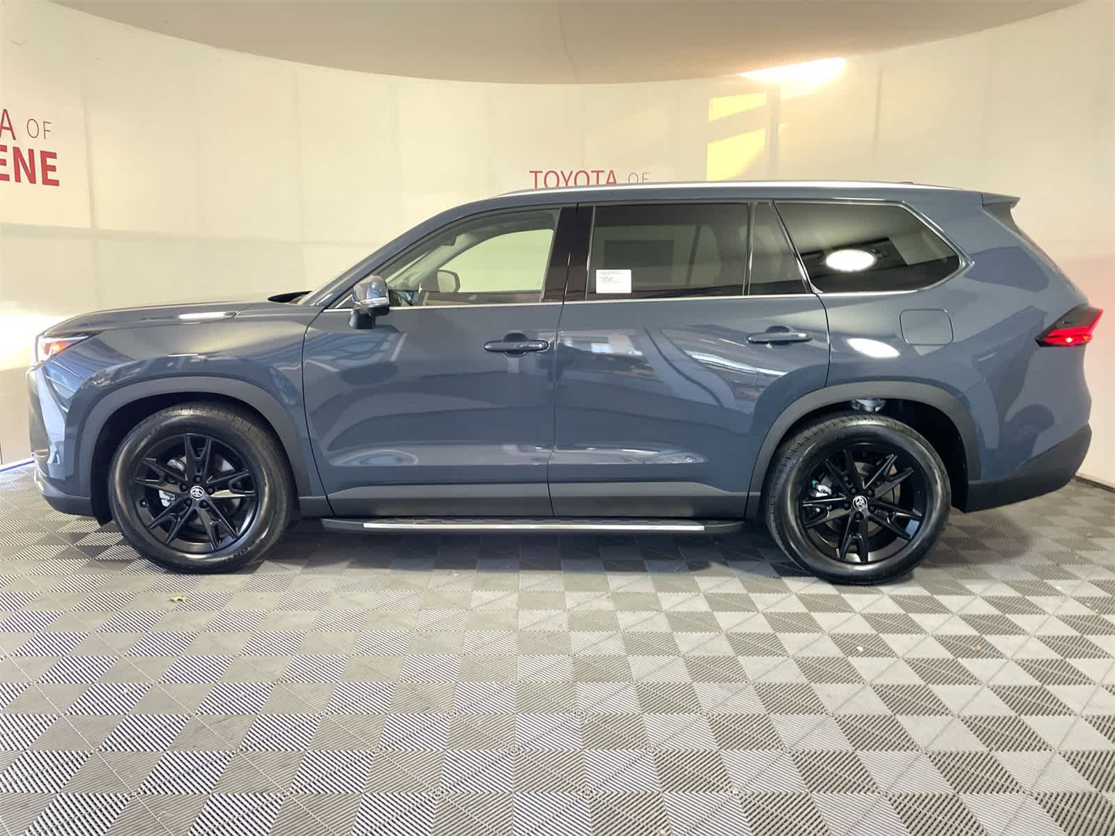 Thumbnail: 2026 Toyota Grand Highlander - 2