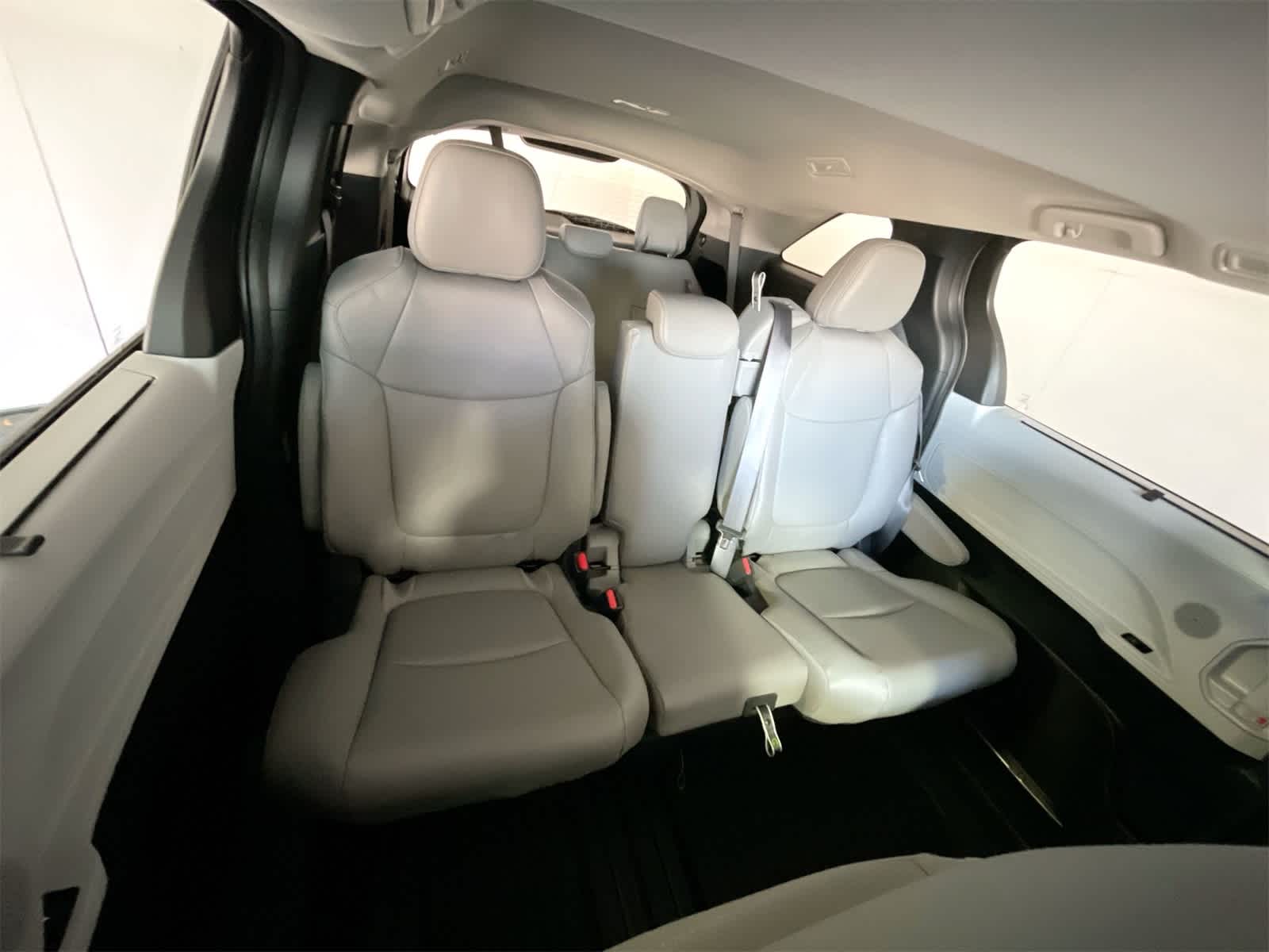 Thumbnail: 2025 Toyota Sienna - 15