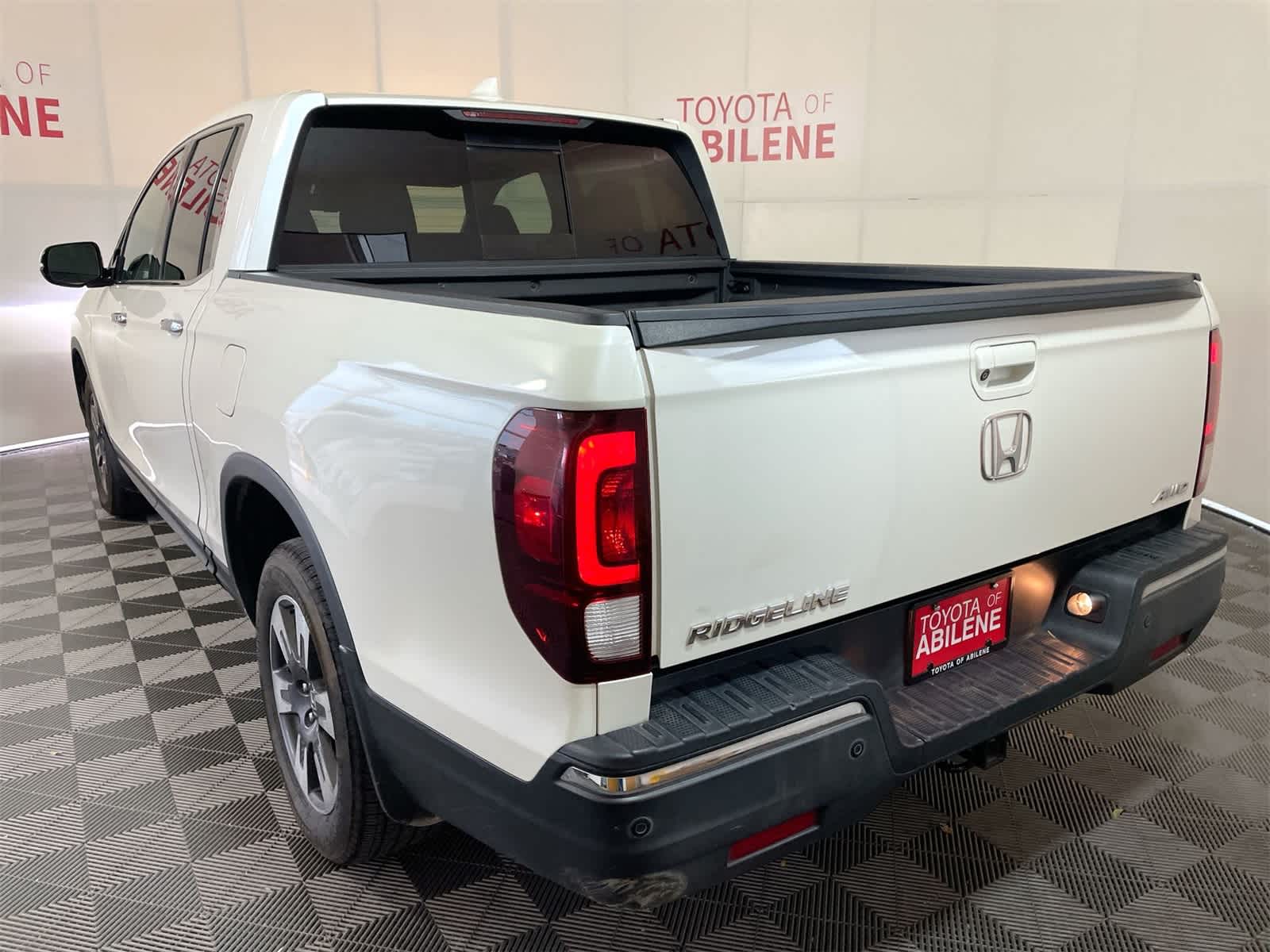 Thumbnail: 2019 Honda Ridgeline - 3