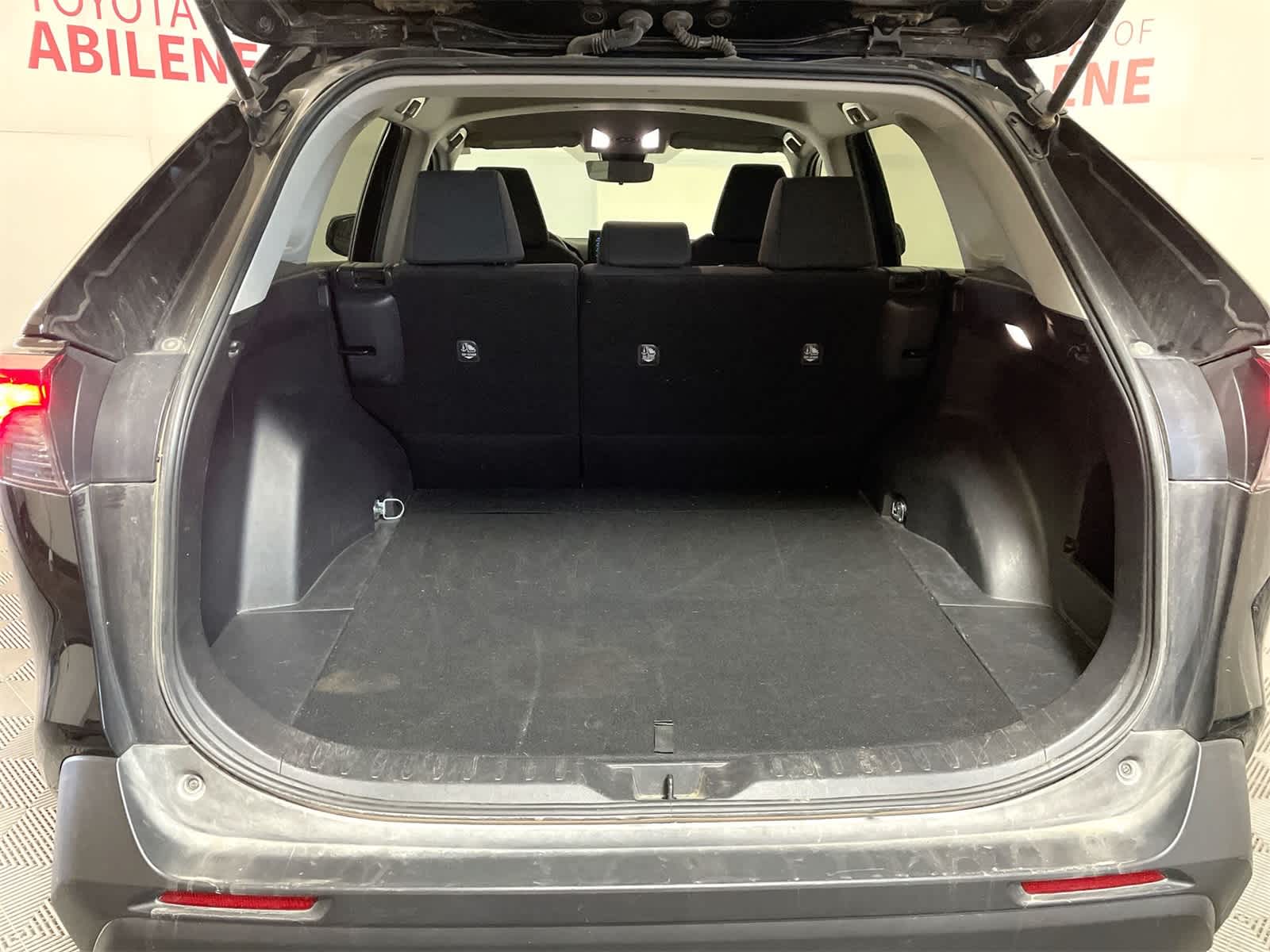 Thumbnail: 2022 Toyota RAV4 - 4