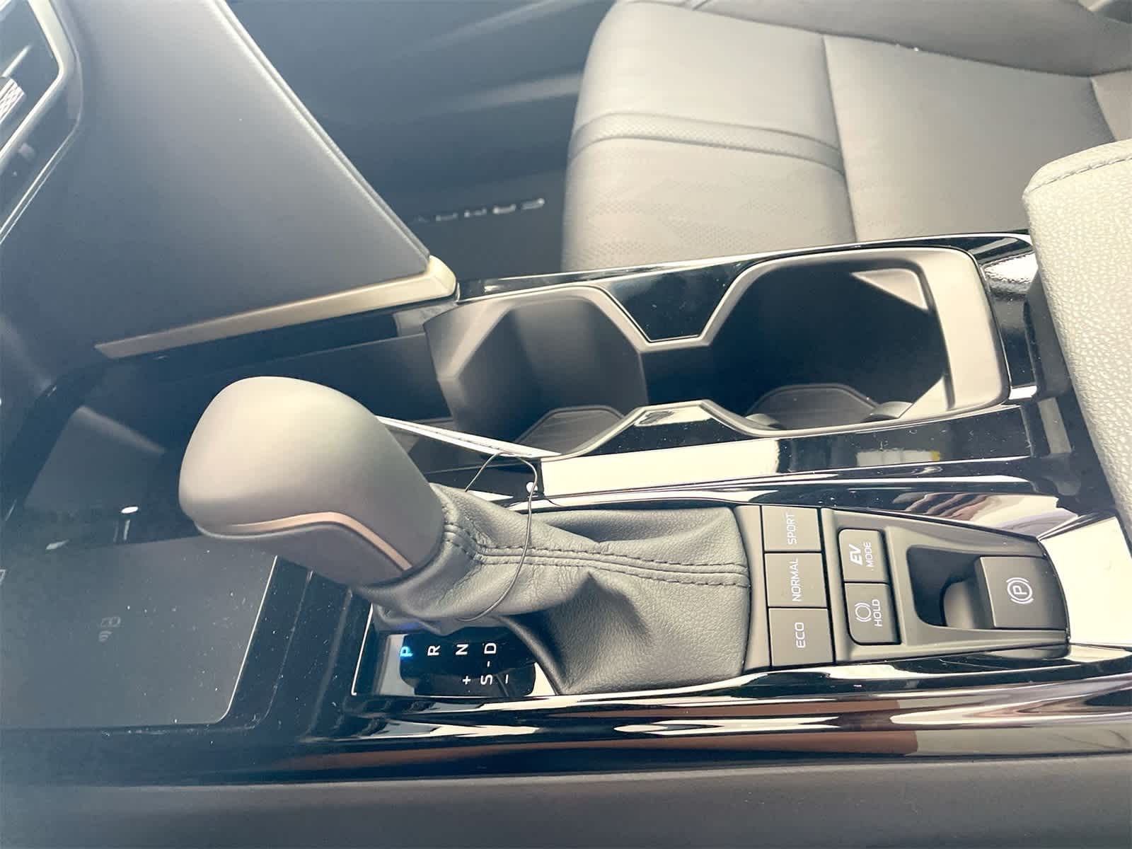 Thumbnail: 2025 Toyota Camry - 23