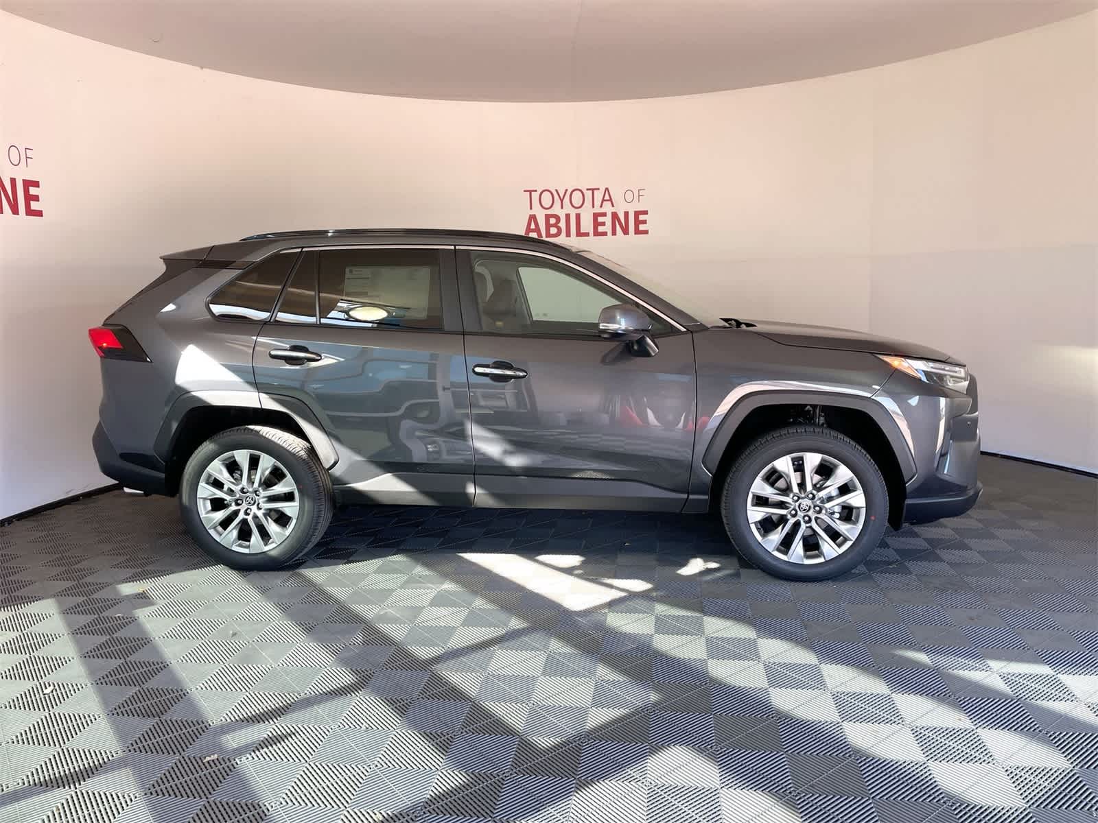 Thumbnail: 2025 Toyota RAV4 - 8