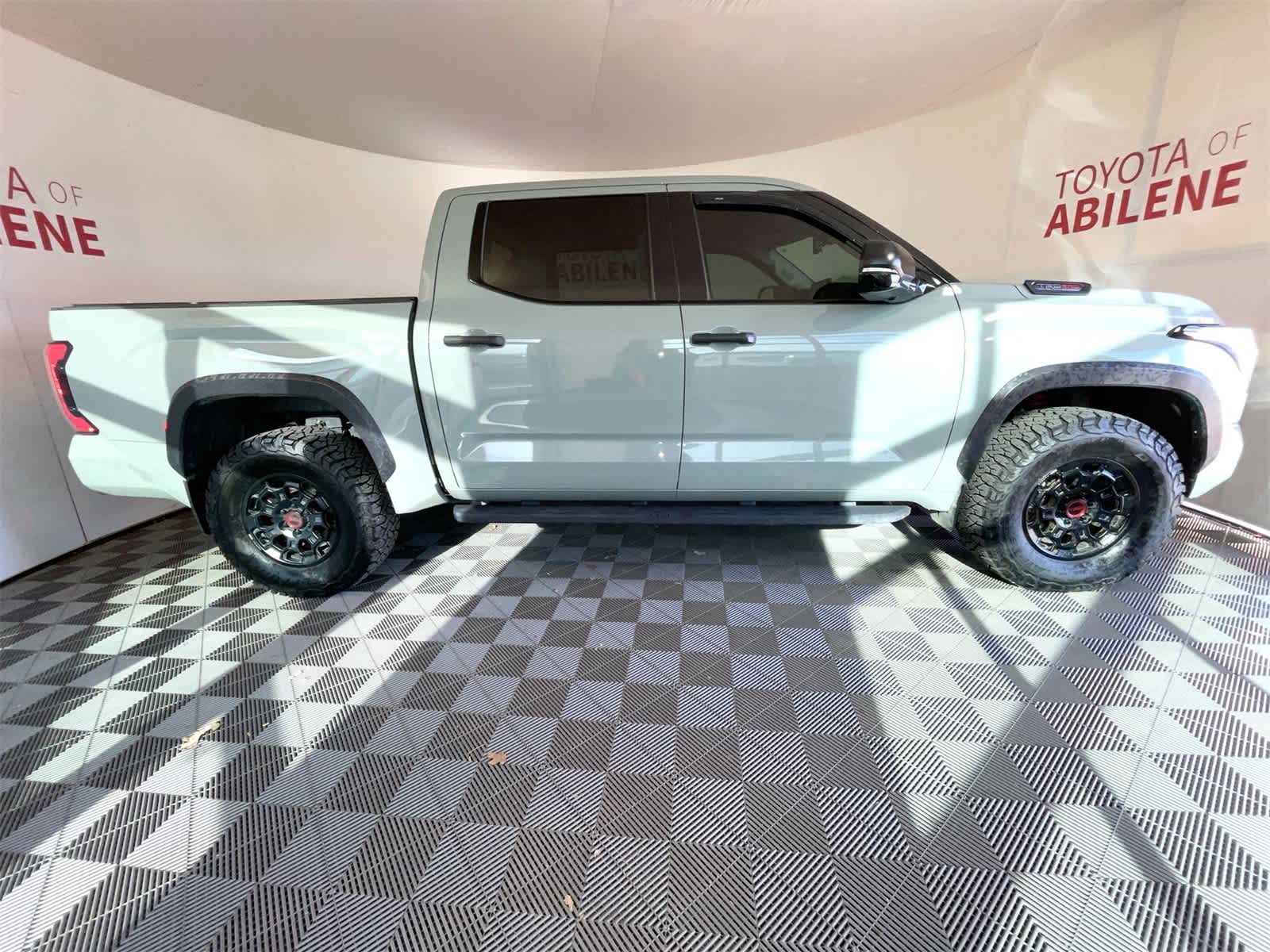 Thumbnail: 2022 Toyota Tundra - 6
