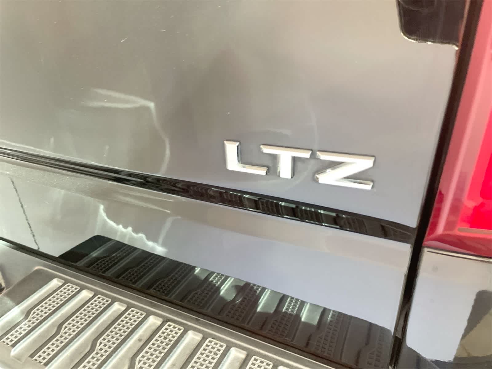 Thumbnail: 2019 Chevrolet Silverado 1500 - 6