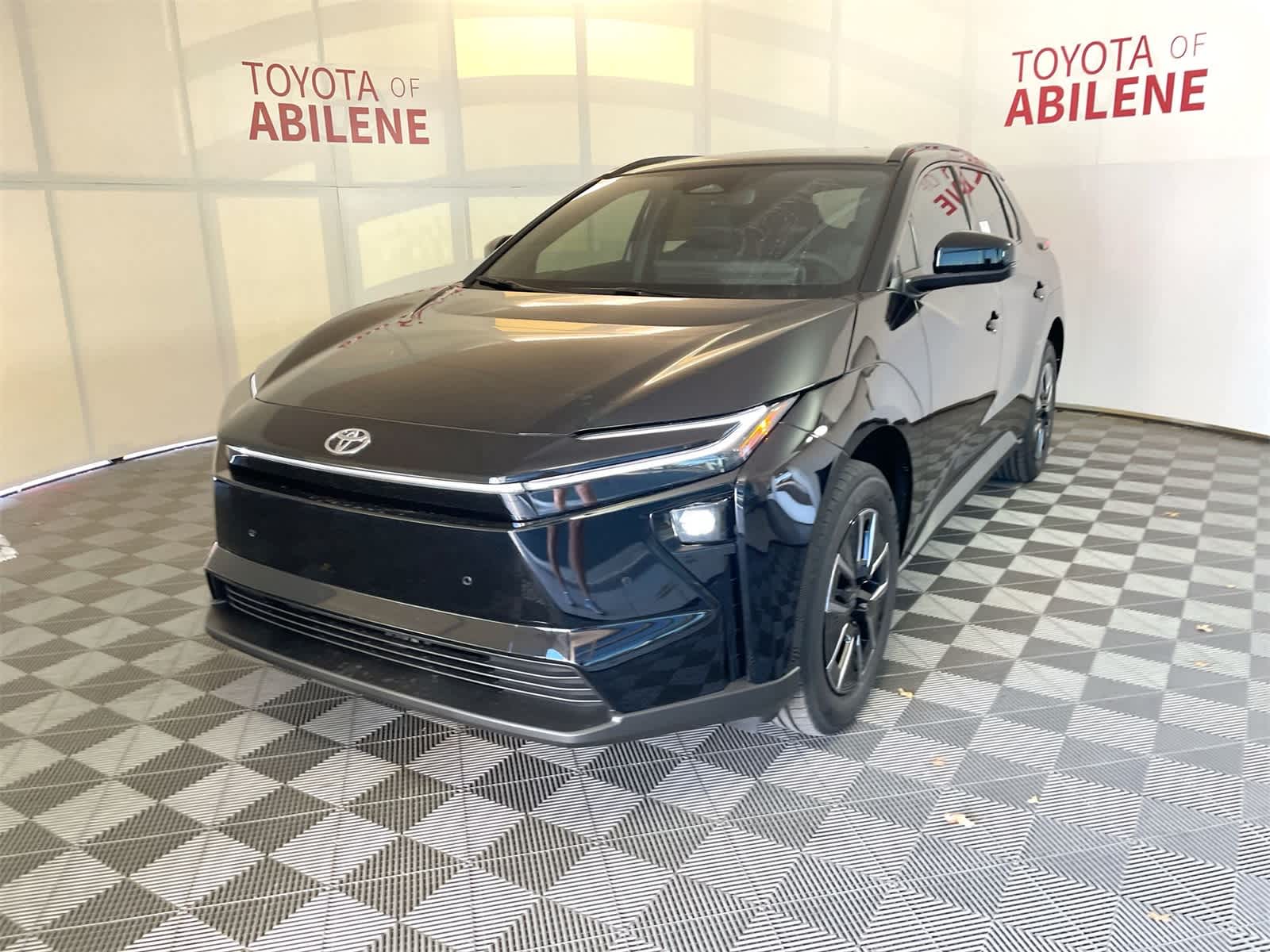 2026 Toyota bZ4X XLE's photo