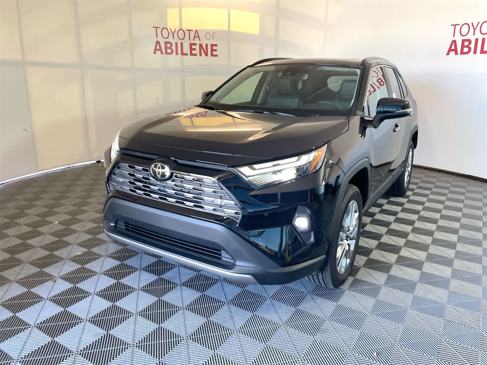 2025 Toyota RAV4 Limited's photo