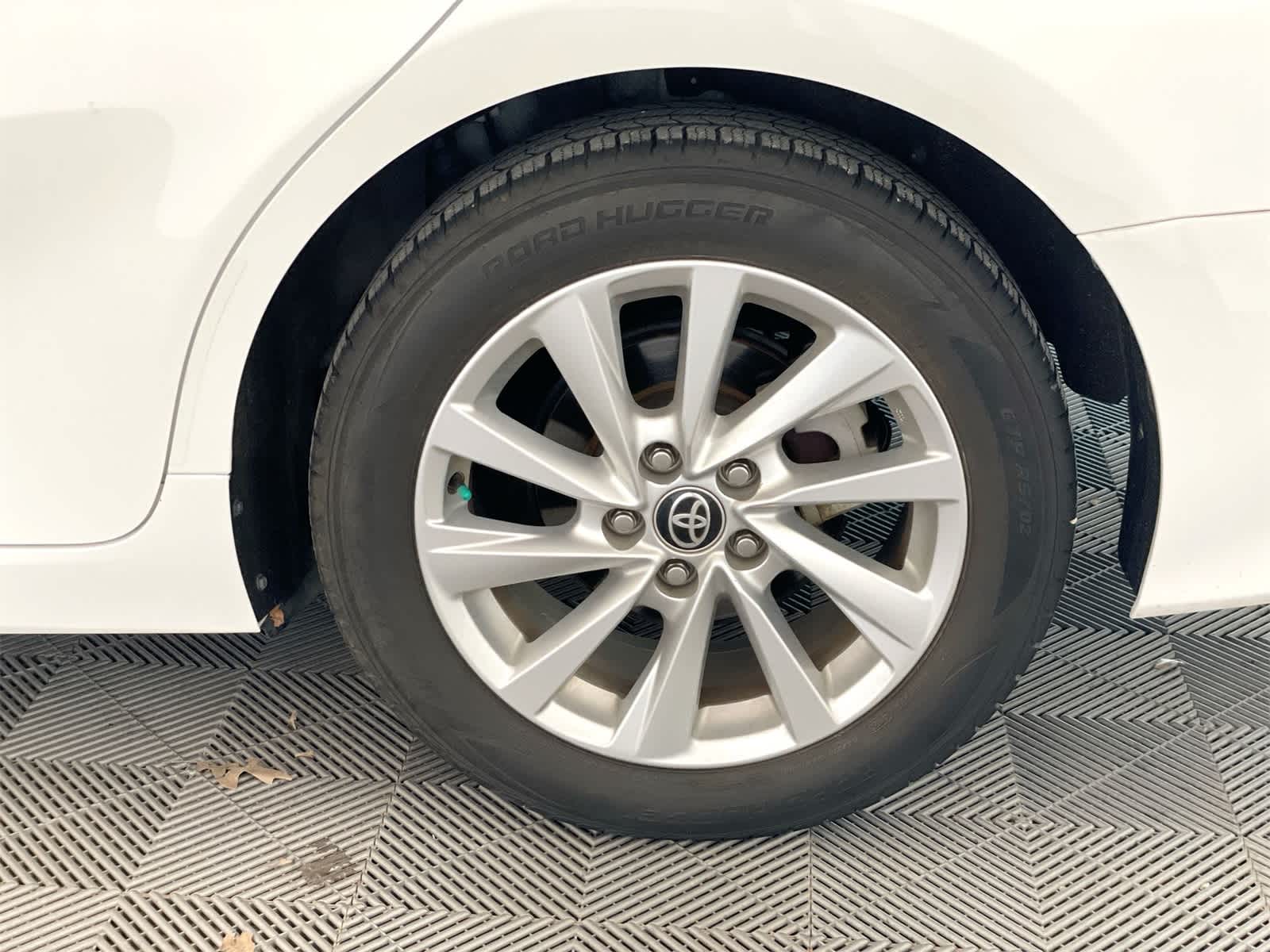 Thumbnail: 2023 Toyota Camry - 25