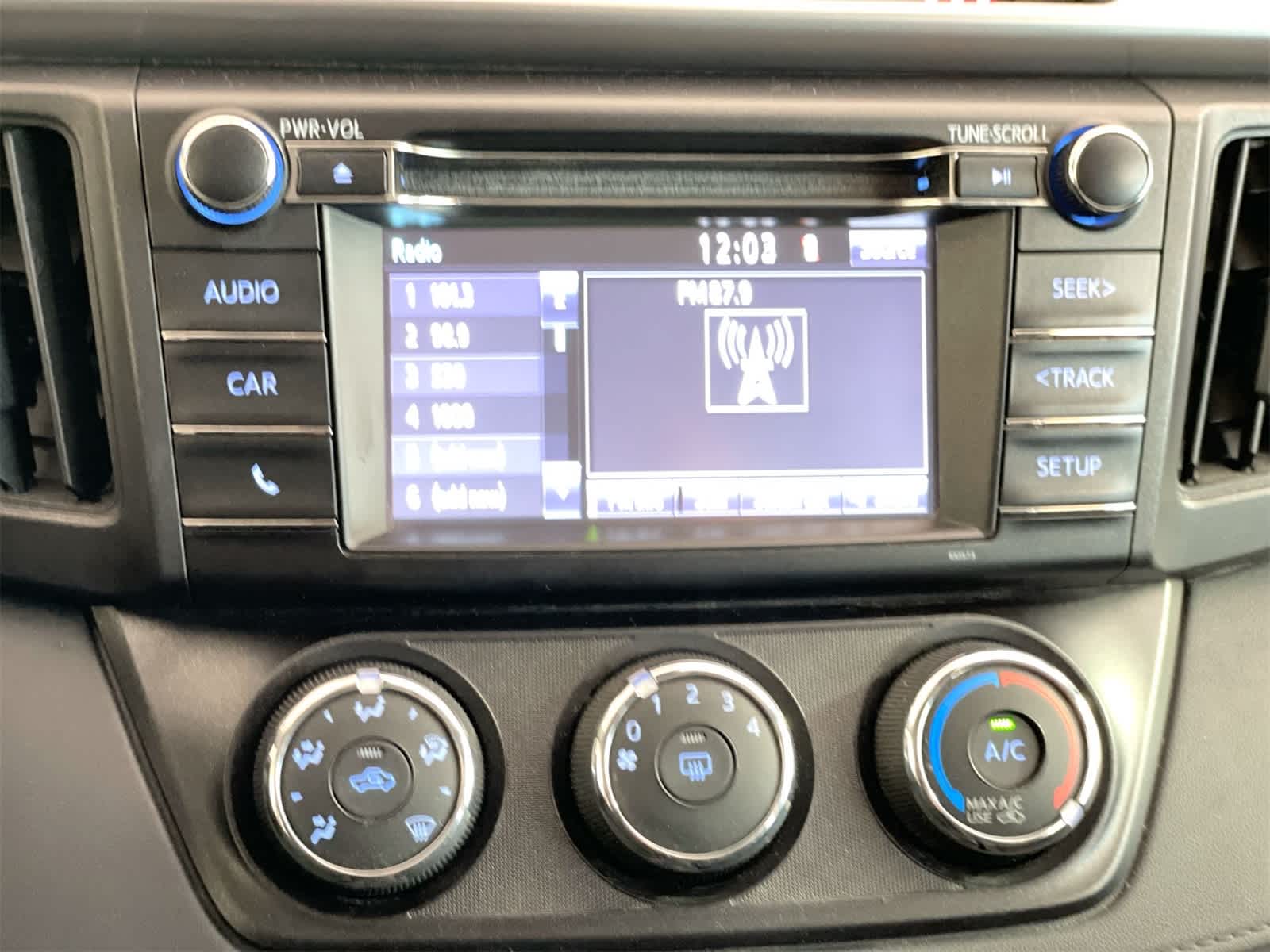 Thumbnail: 2017 Toyota RAV4 - 19