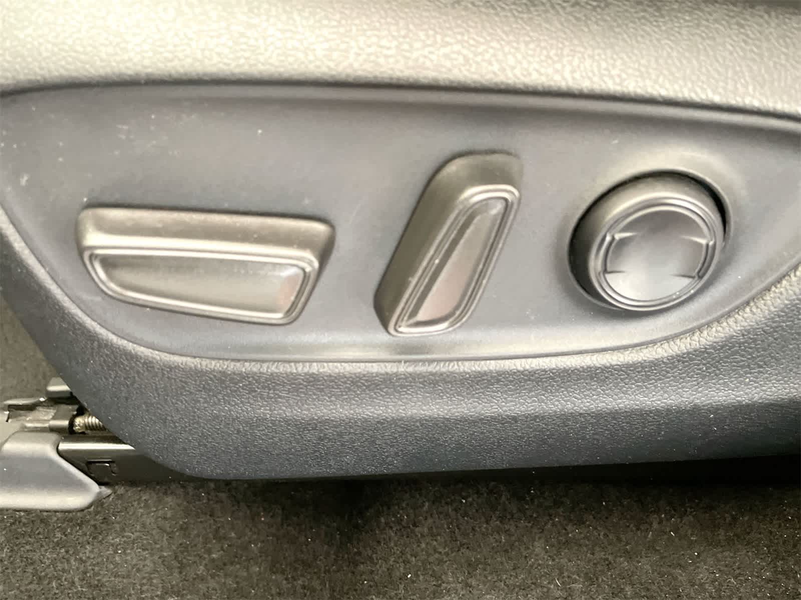 Thumbnail: 2024 Toyota RAV4 - 9