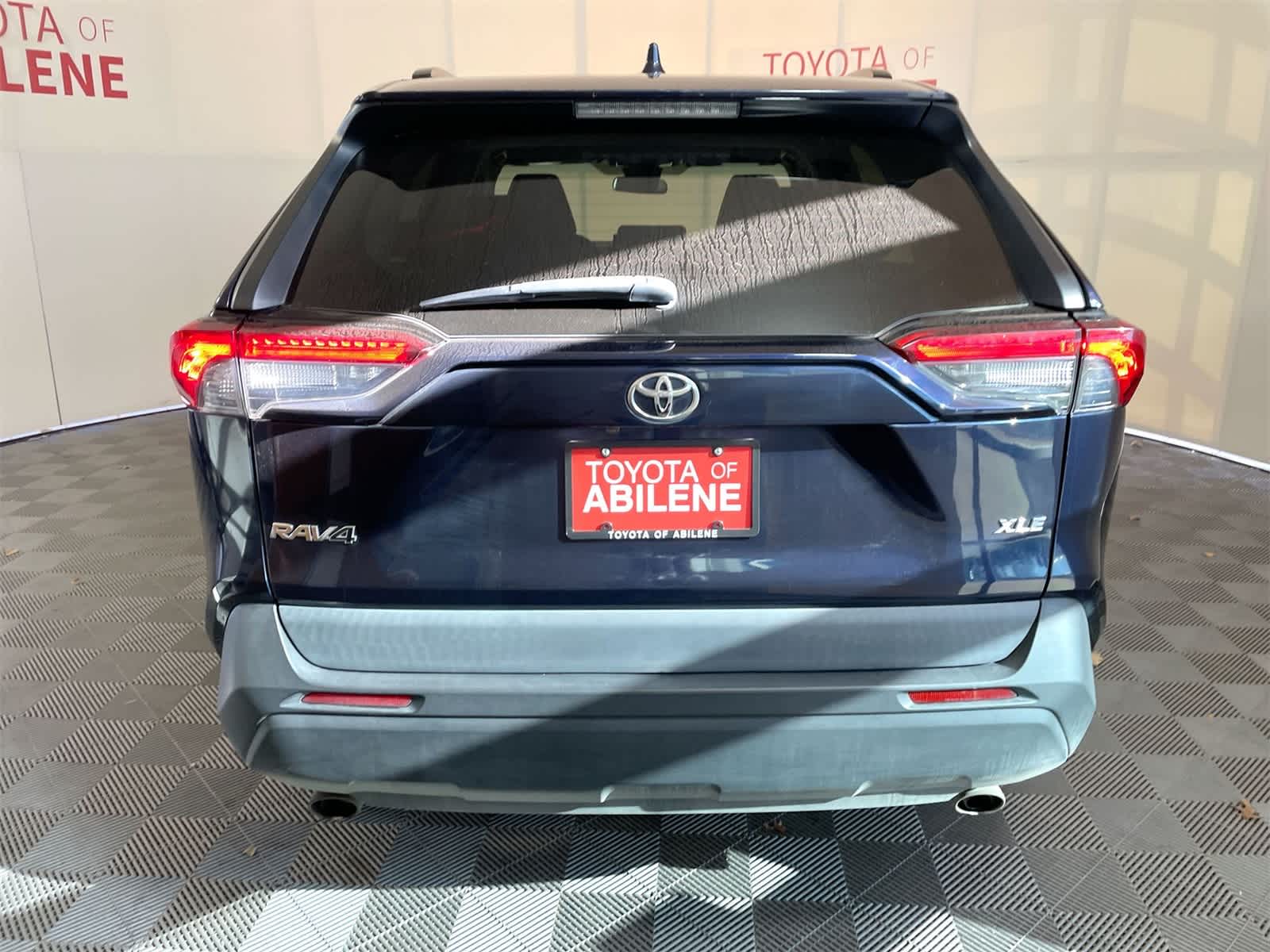 Thumbnail: 2020 Toyota RAV4 - 3