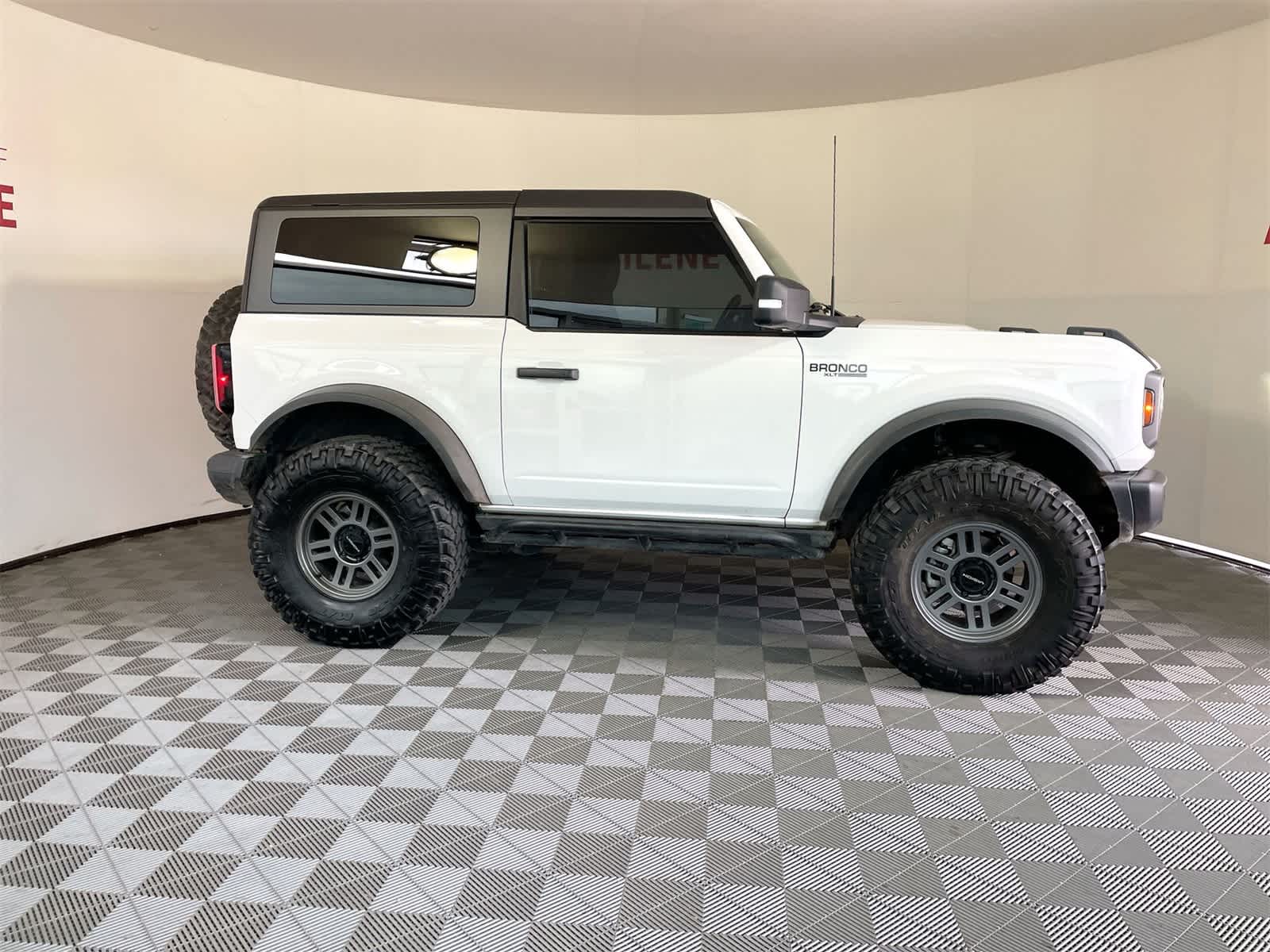 Thumbnail: 2023 Ford Bronco - 8