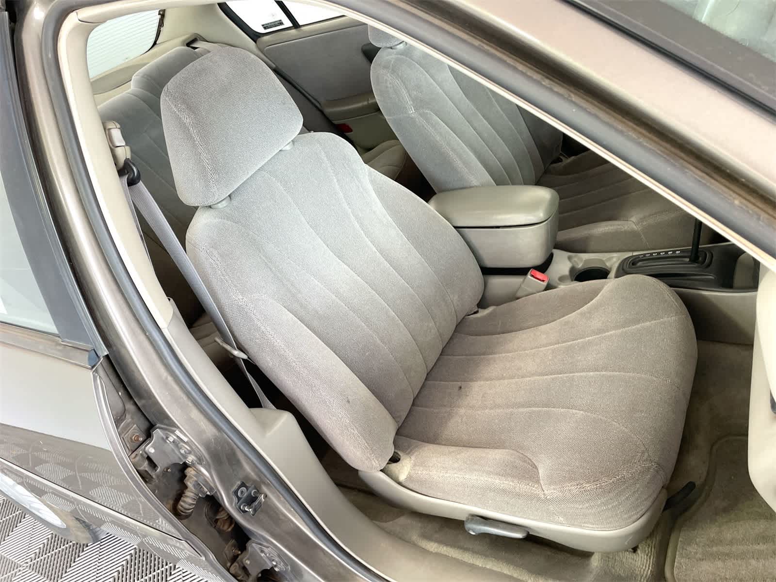 Thumbnail: 2001 Chevrolet Malibu - 11