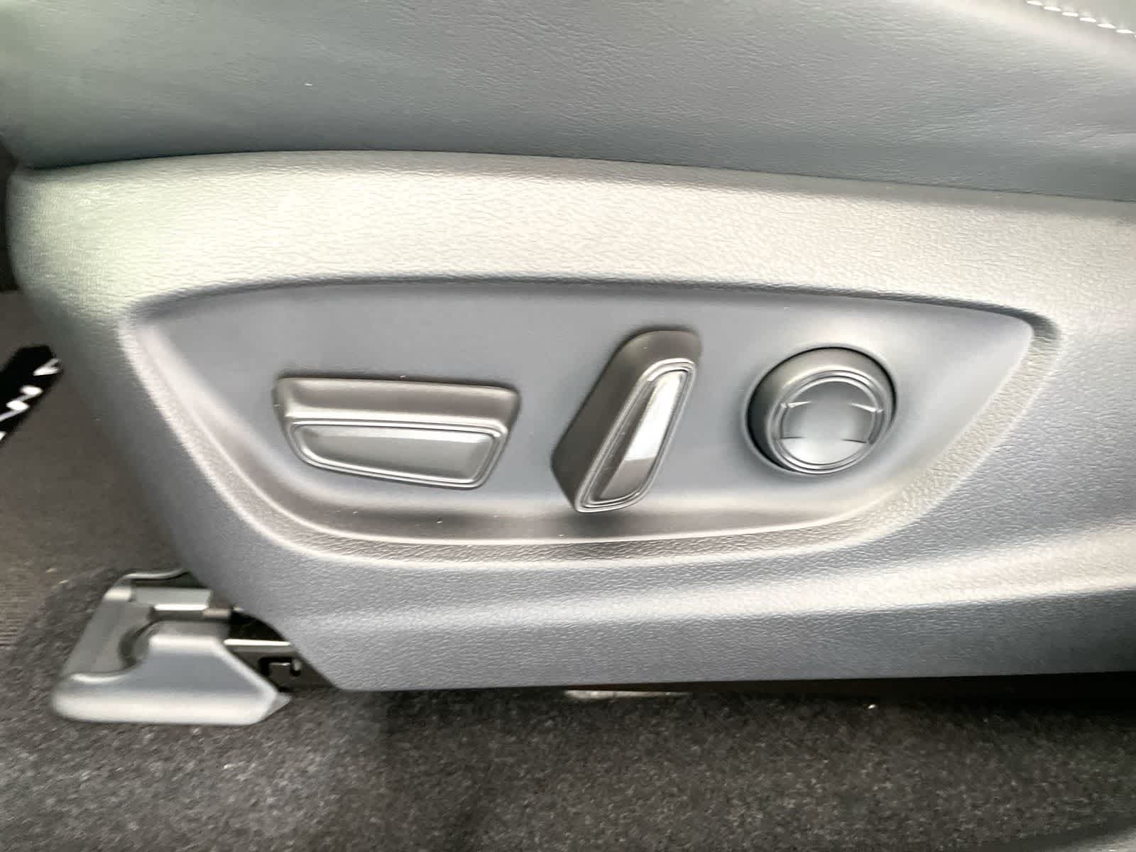 Thumbnail: 2026 Toyota Crown Signia - 11