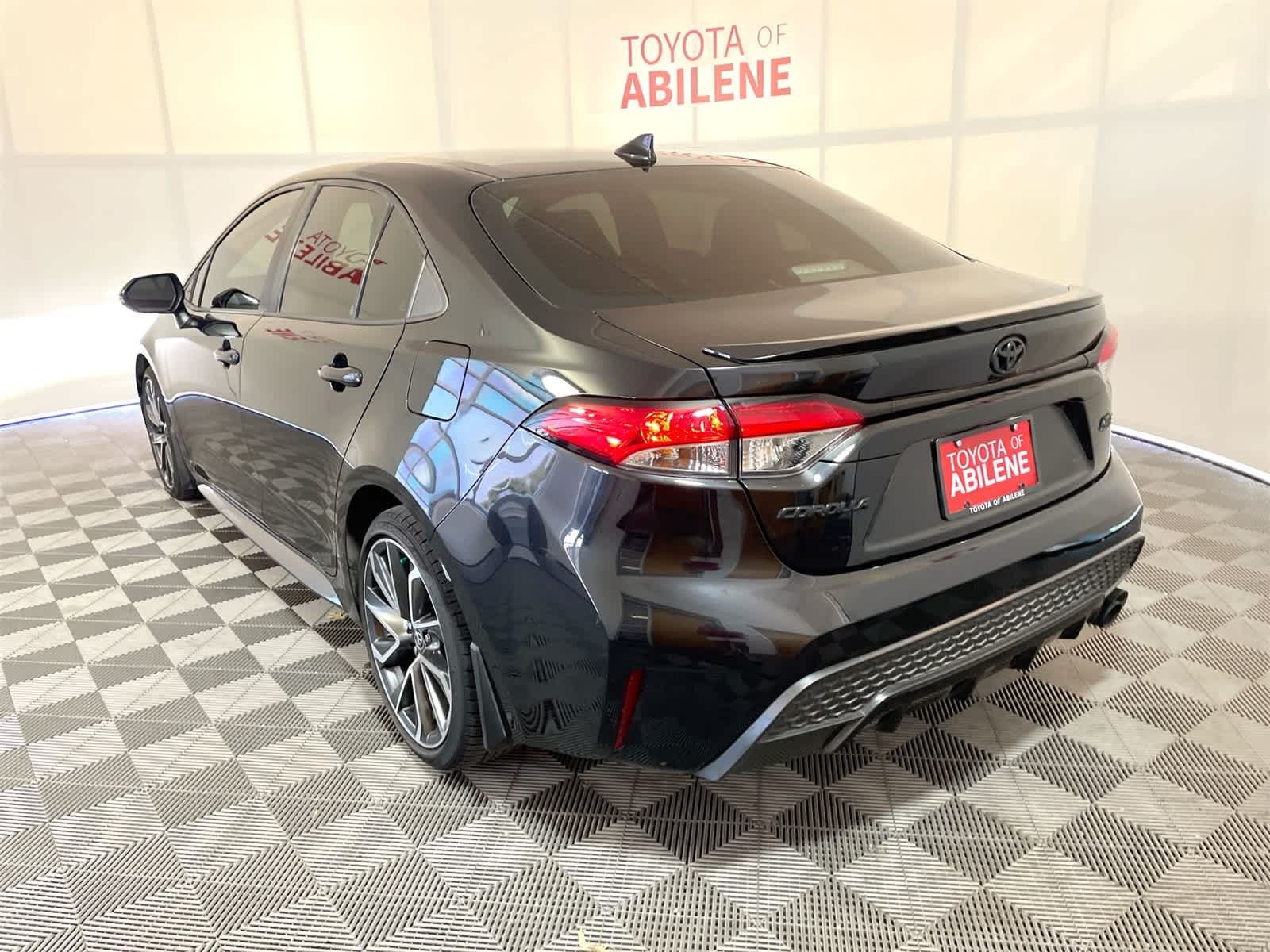 Thumbnail: 2022 Toyota Corolla - 3