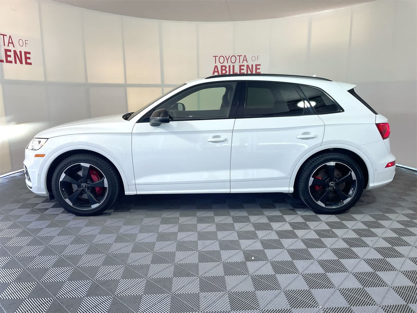 Thumbnail: 2020 Audi SQ5 - 2