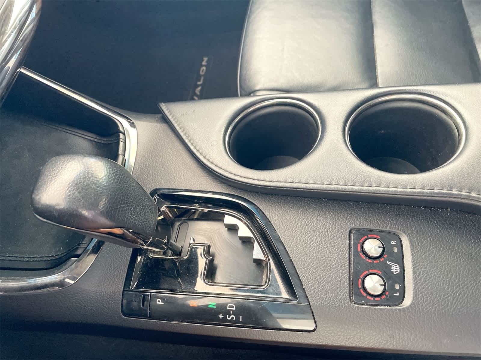 Thumbnail: 2013 Toyota Avalon - 22