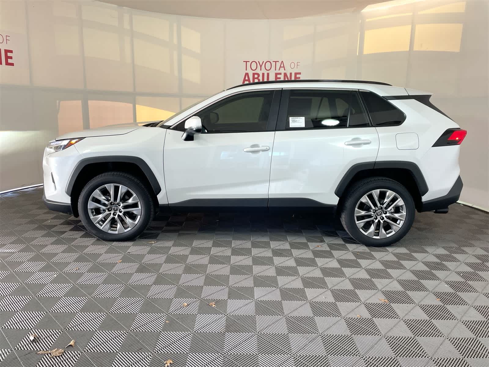 Thumbnail: 2025 Toyota RAV4 - 2