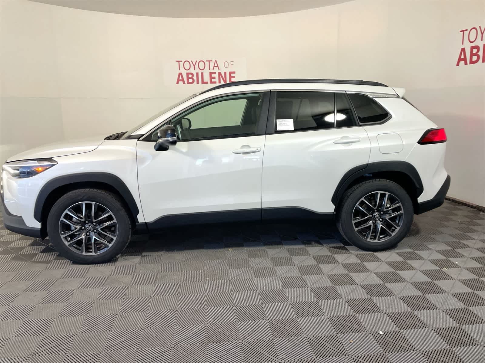 Thumbnail: 2026 Toyota Corolla Cross - 2