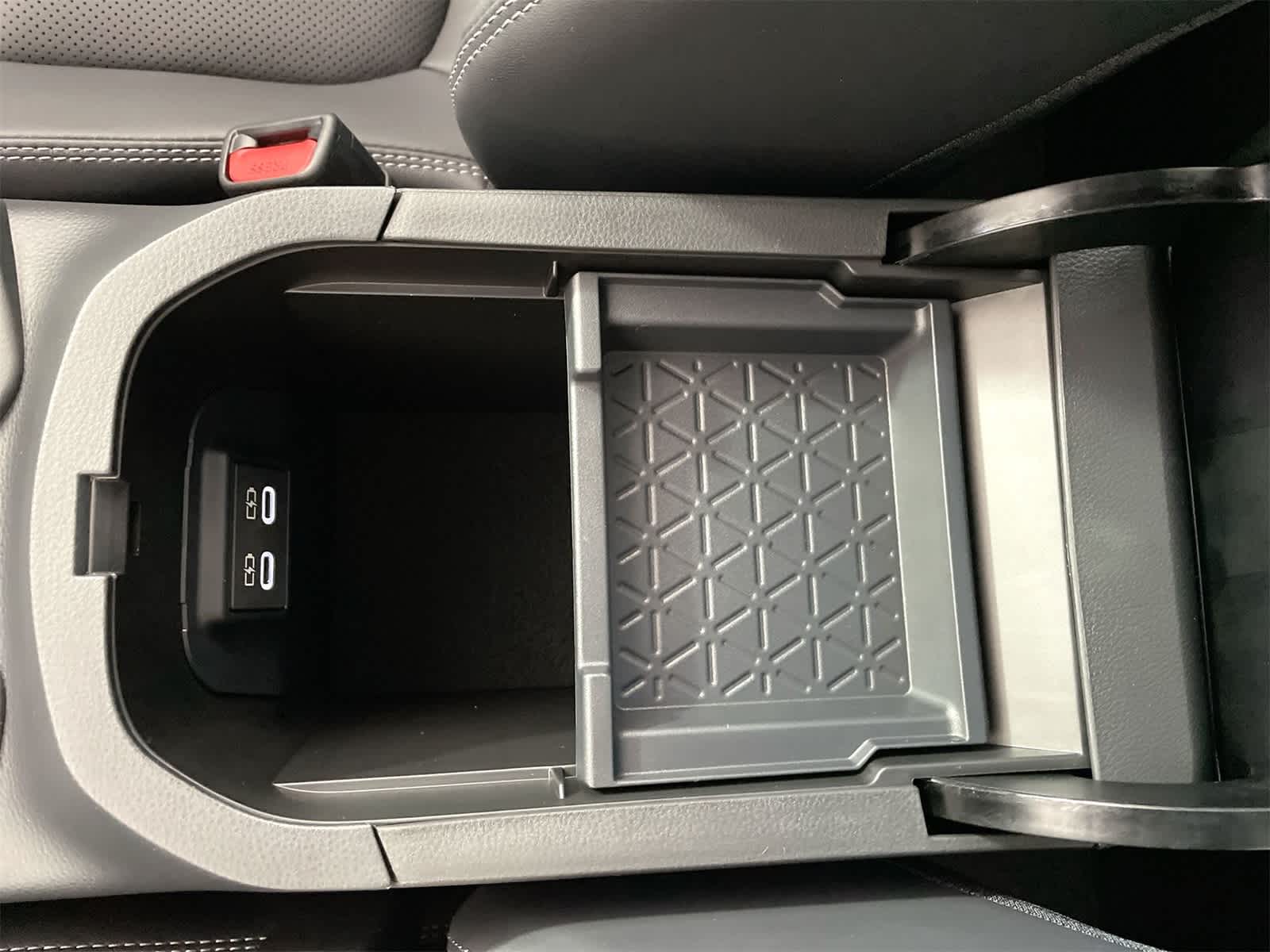 Thumbnail: 2025 Toyota RAV4 - 24