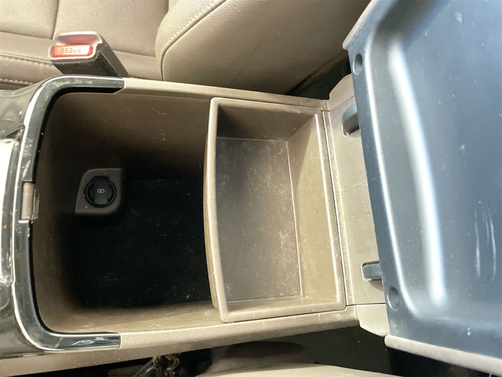 Thumbnail: 2020 Kia Telluride - 25