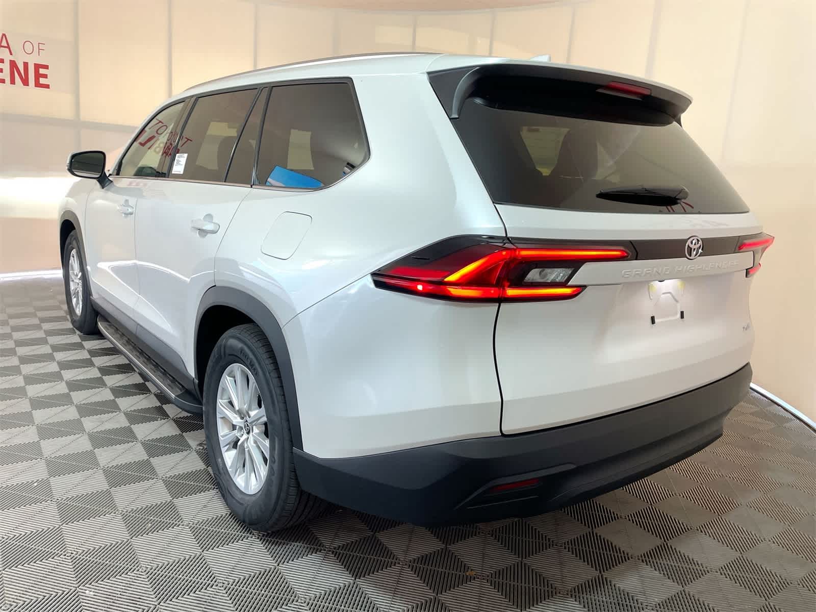 Thumbnail: 2025 Toyota Grand Highlander - 3