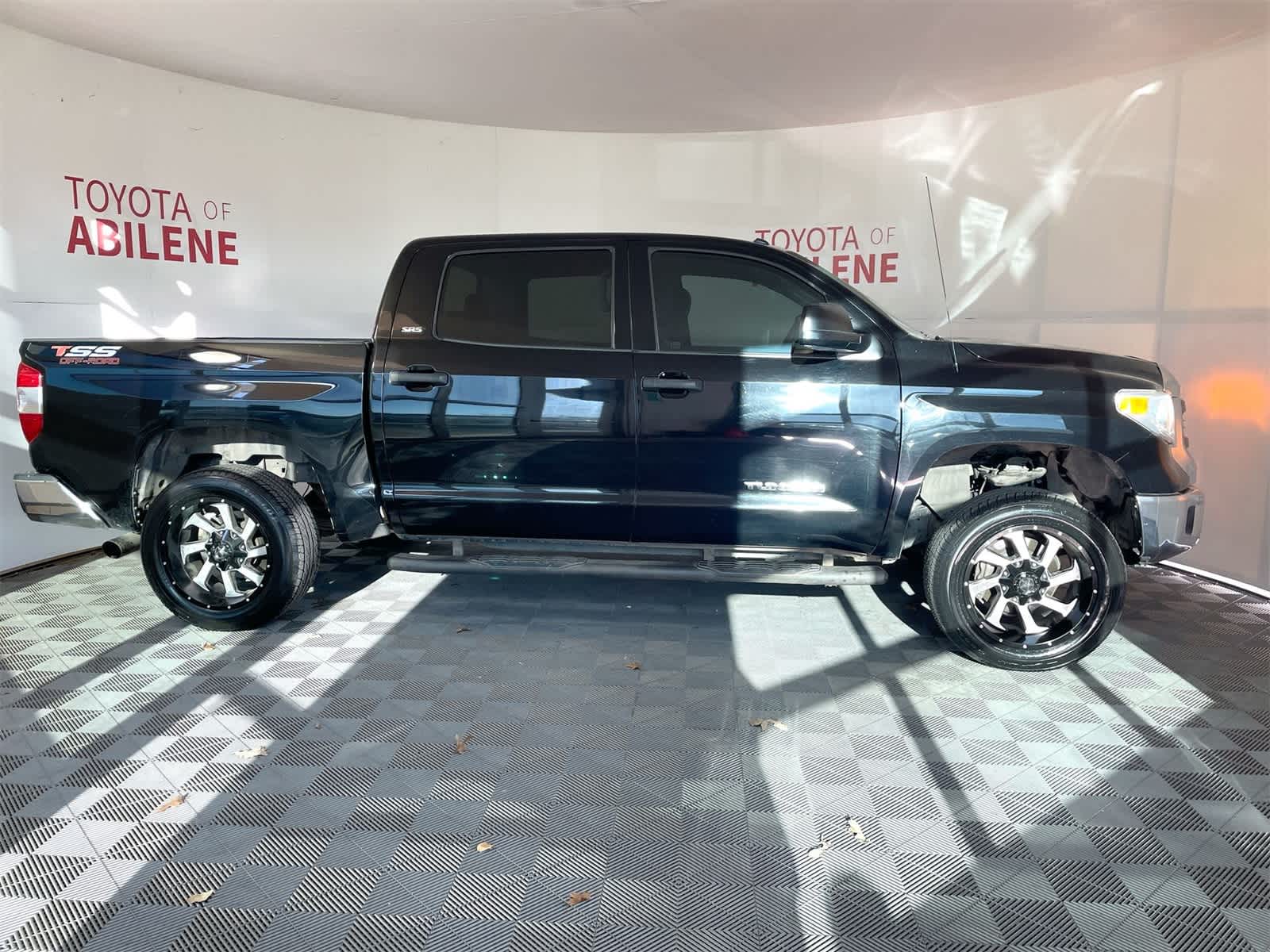 Thumbnail: 2015 Toyota Tundra - 7