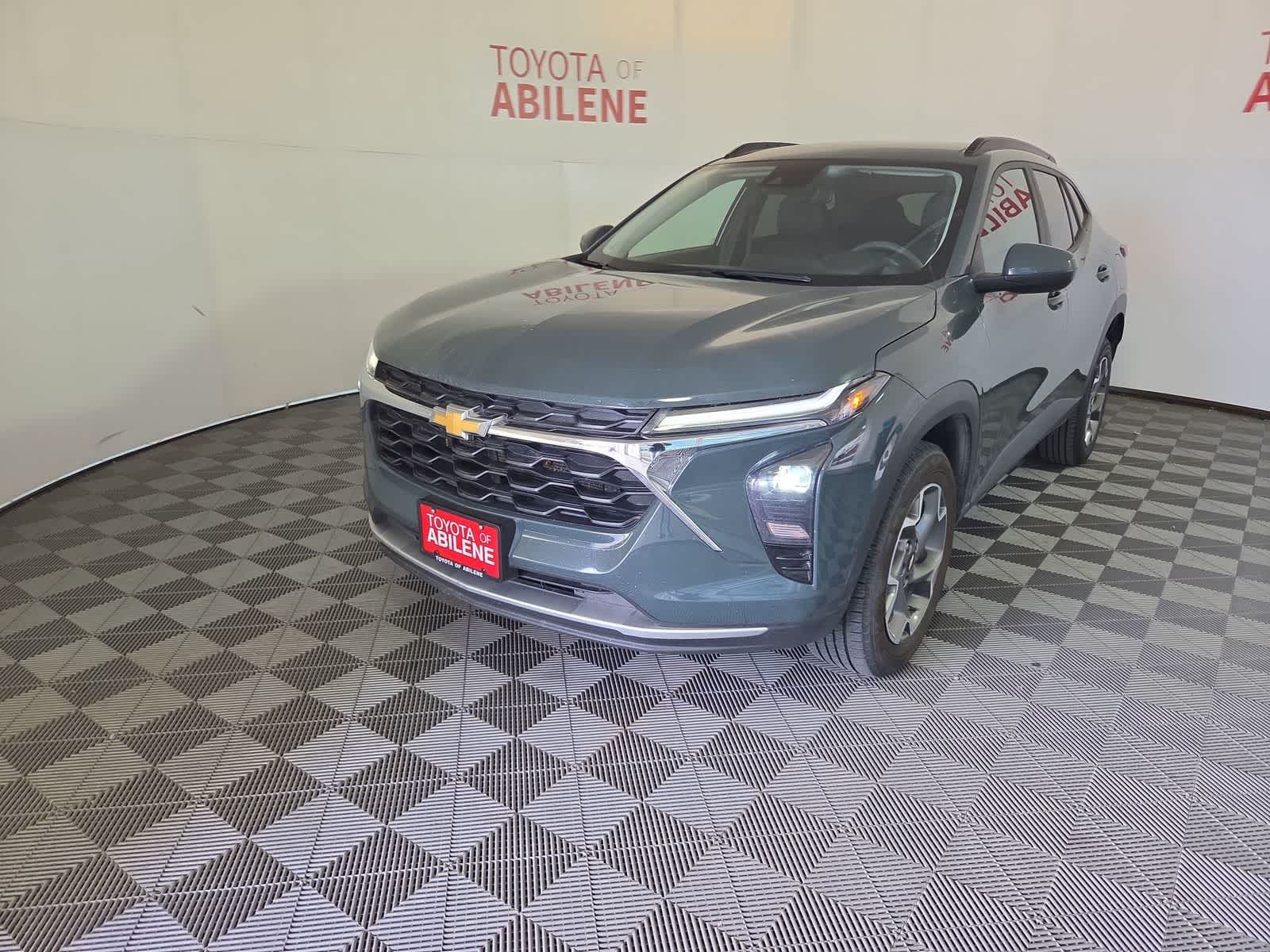 Thumbnail: 2025 Chevrolet Trax - 1