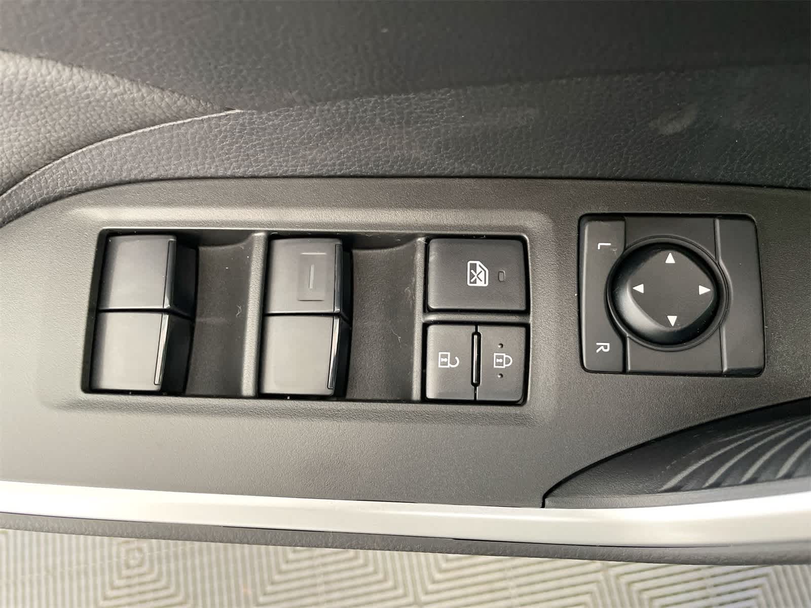 Thumbnail: 2025 Toyota RAV4 - 11