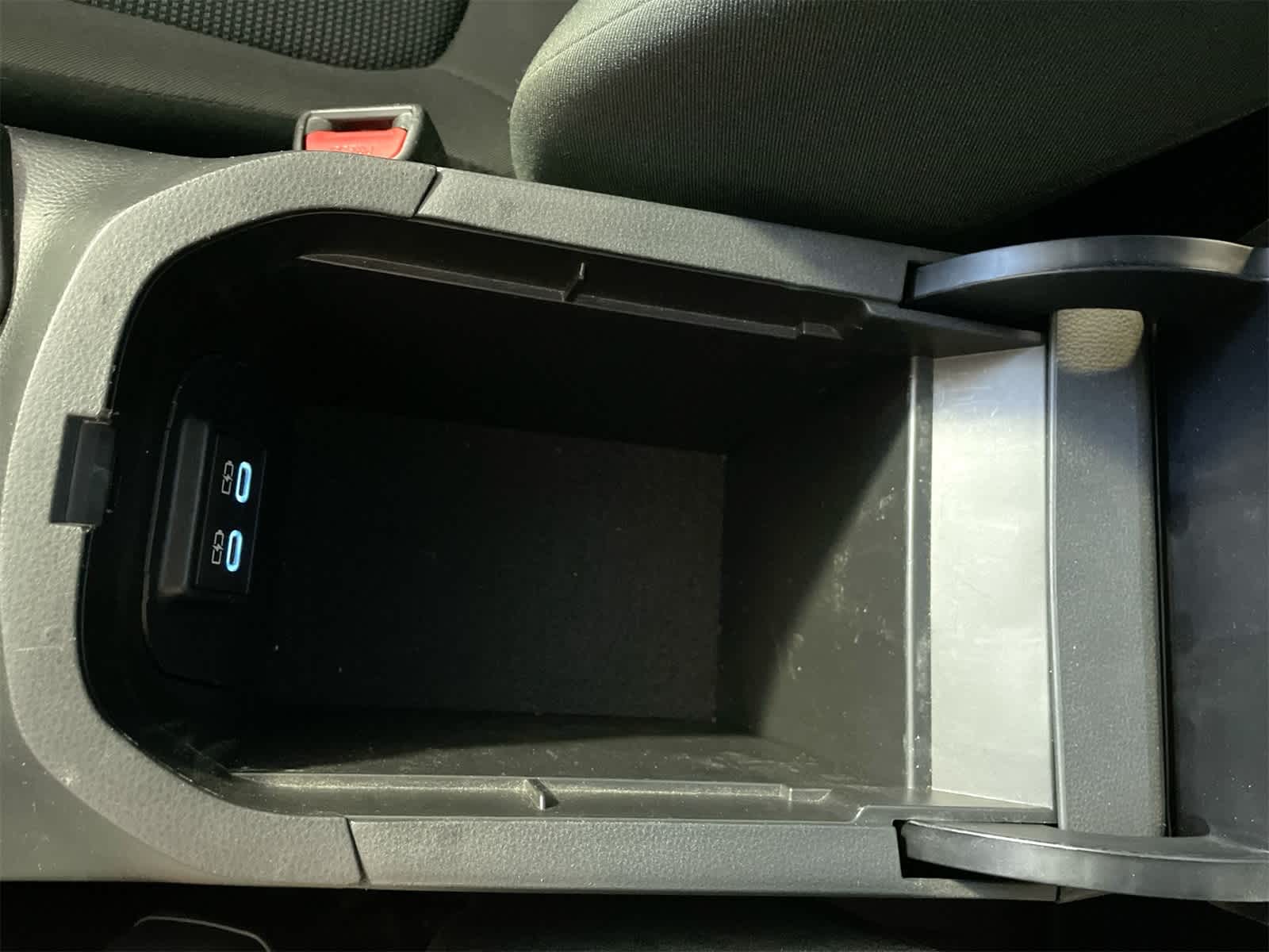 Thumbnail: 2022 Toyota RAV4 - 22