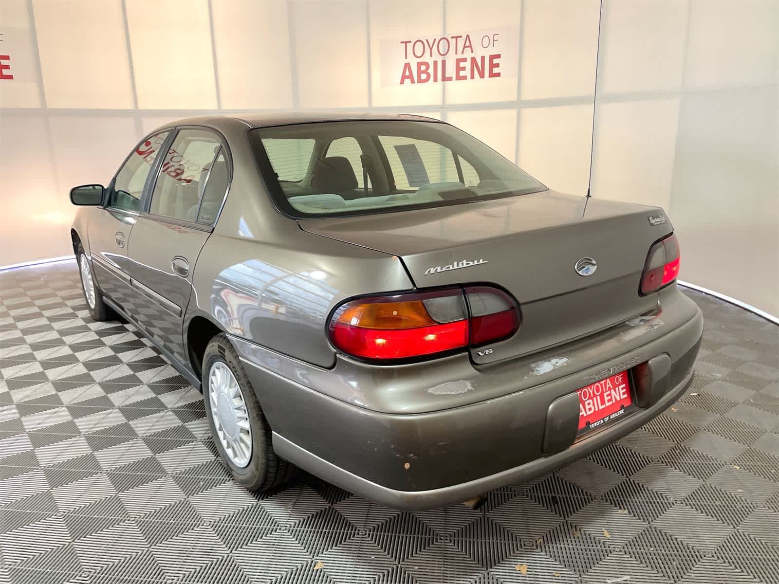 Thumbnail: 2001 Chevrolet Malibu - 3