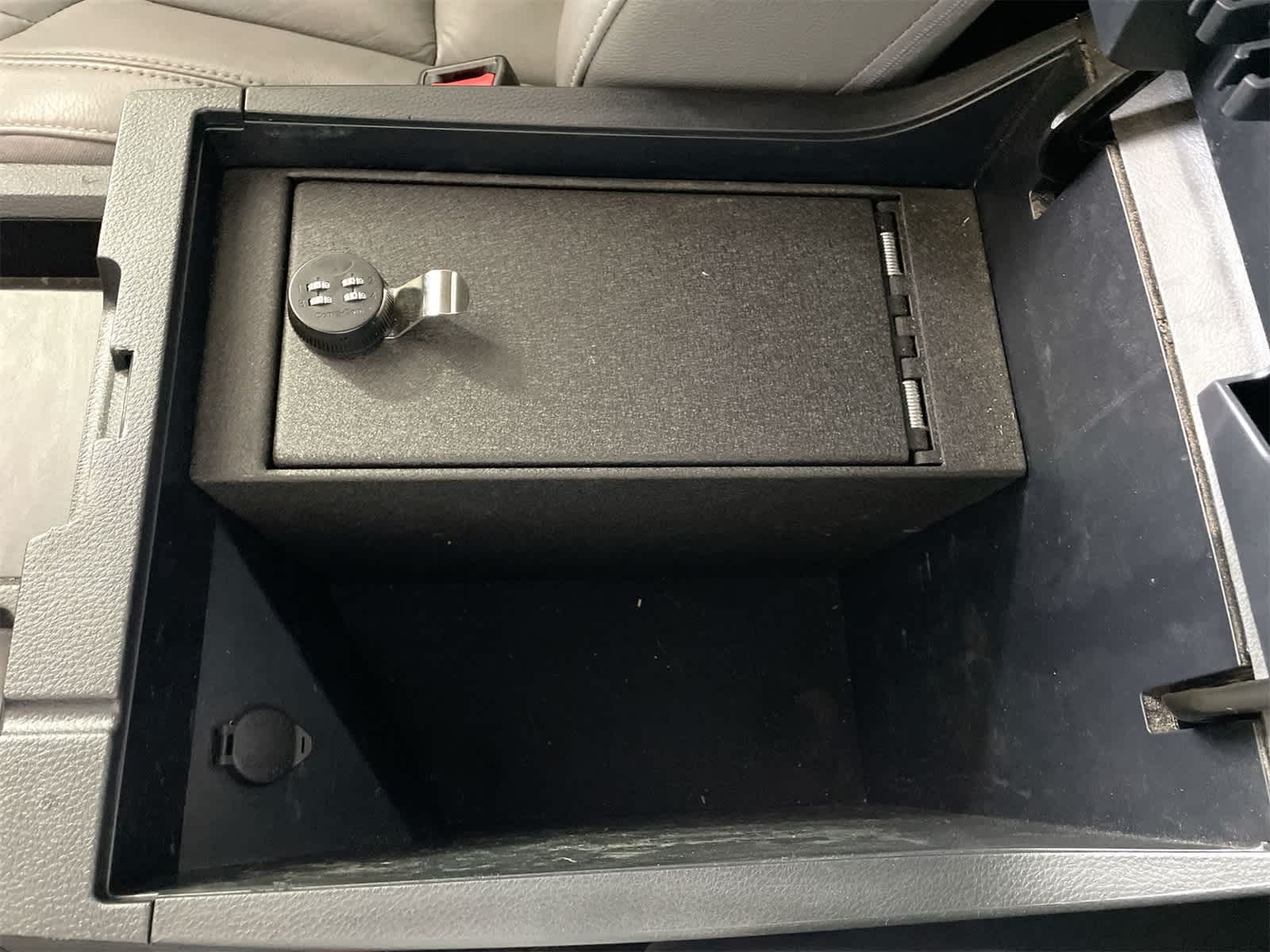 Thumbnail: 2021 Toyota Tundra - 24