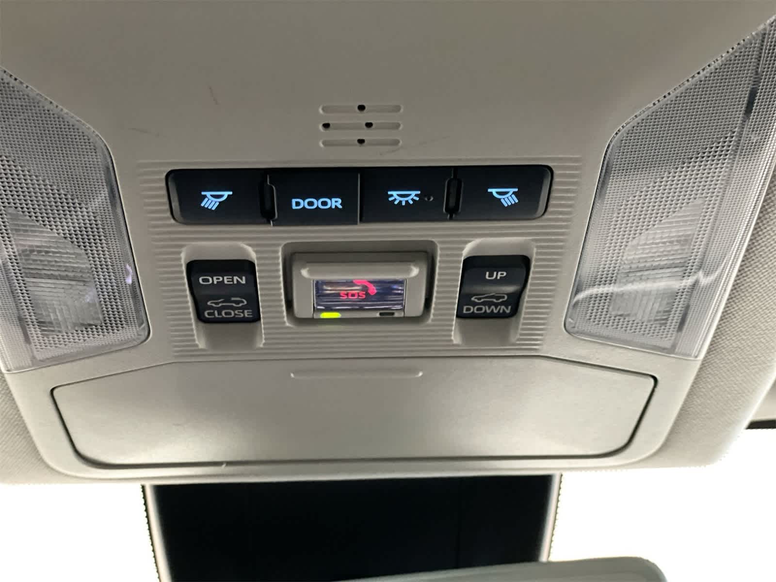 Thumbnail: 2022 Toyota RAV4 - 25