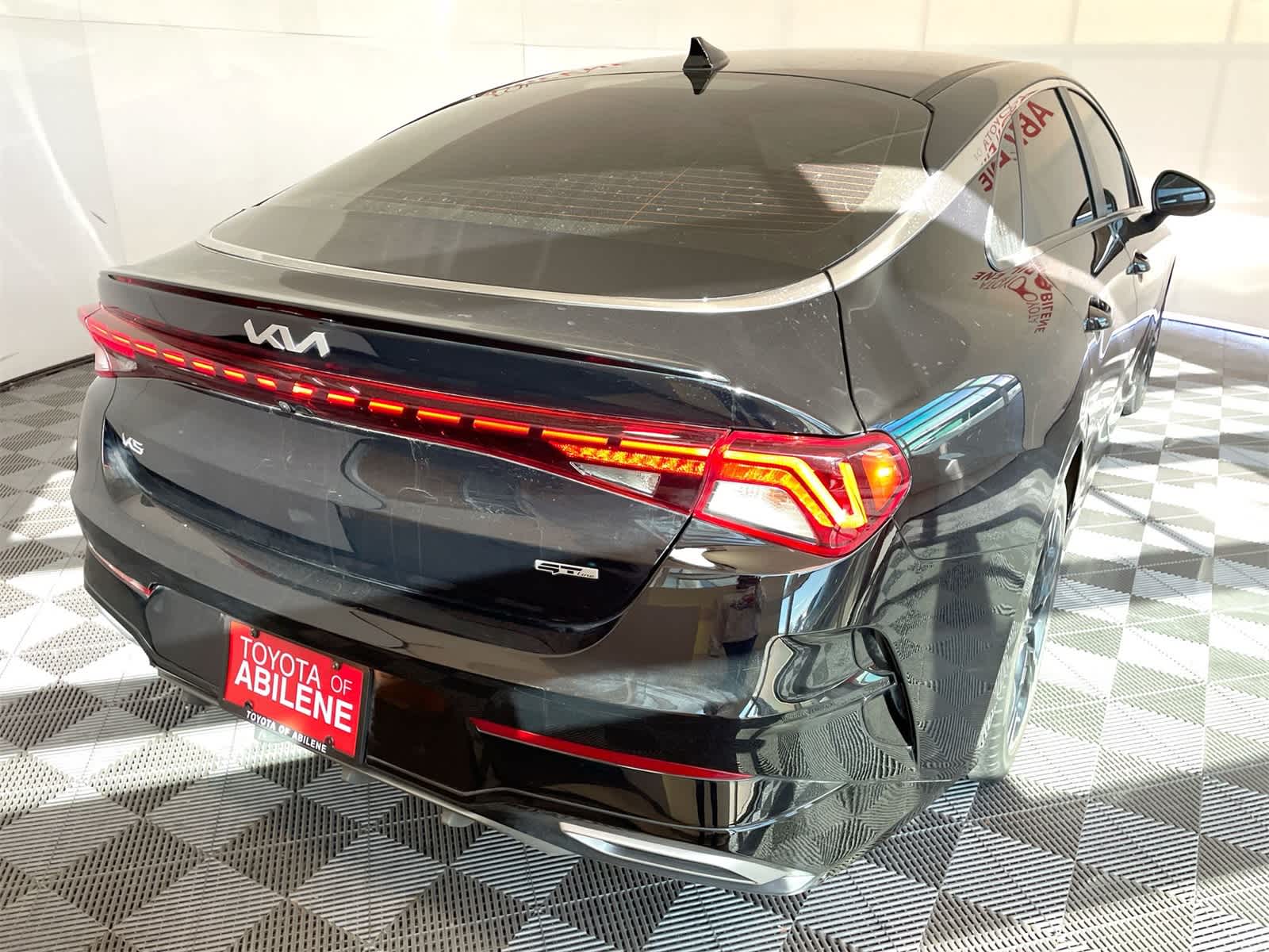 Thumbnail: 2023 Kia K5 - 6