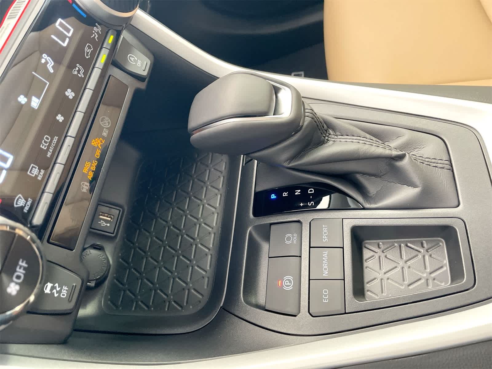 Thumbnail: 2025 Toyota RAV4 - 23