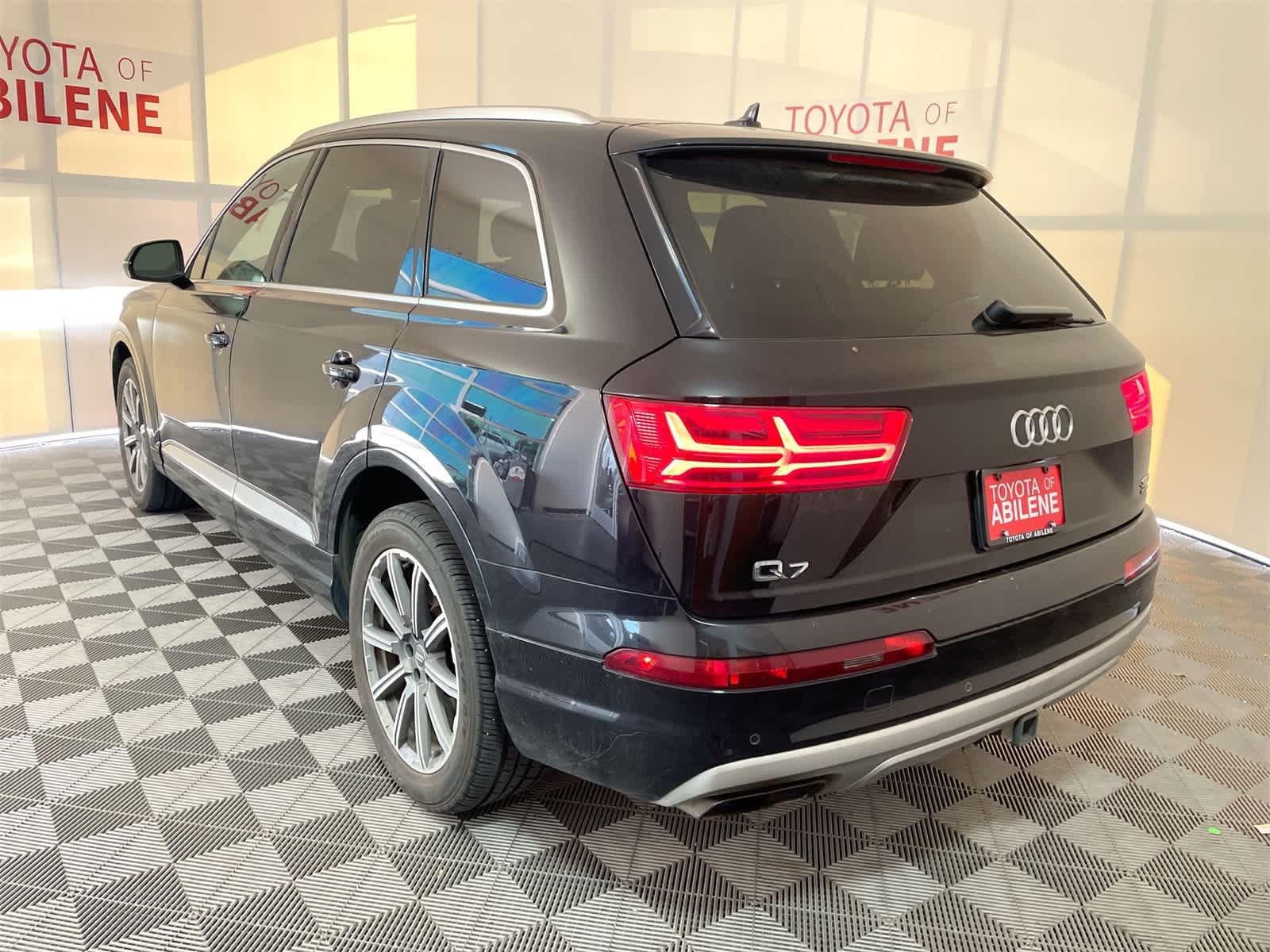 Thumbnail: 2018 Audi Q7 - 3