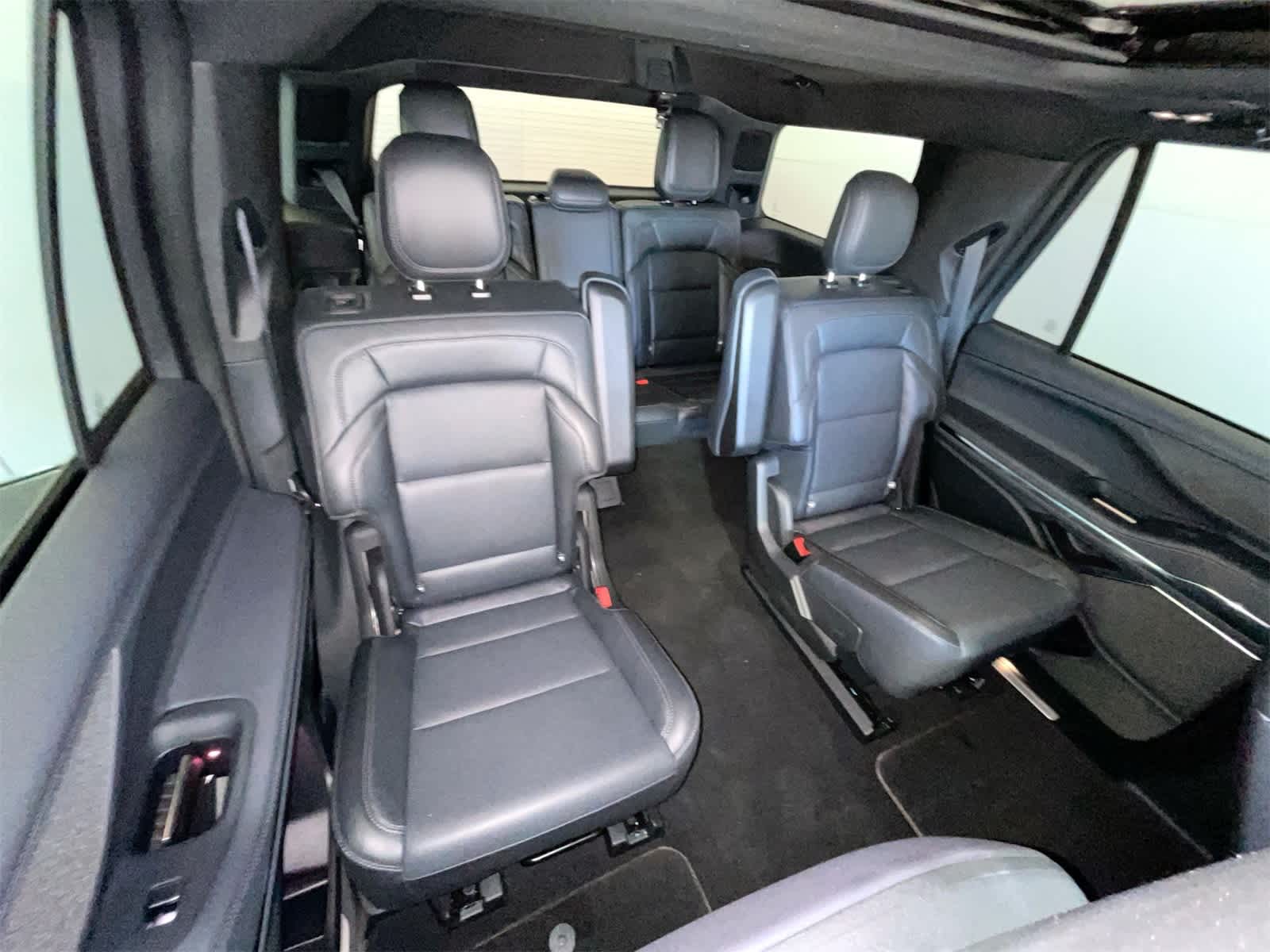 Thumbnail: 2025 Lincoln Navigator - 13