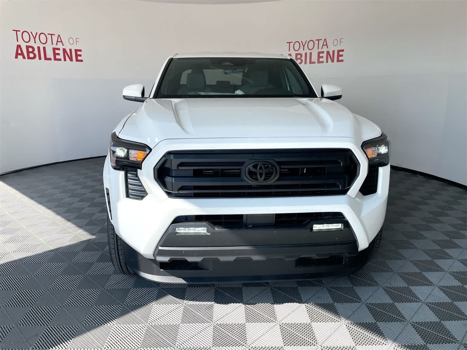 2025 Toyota Tacoma SR5 9