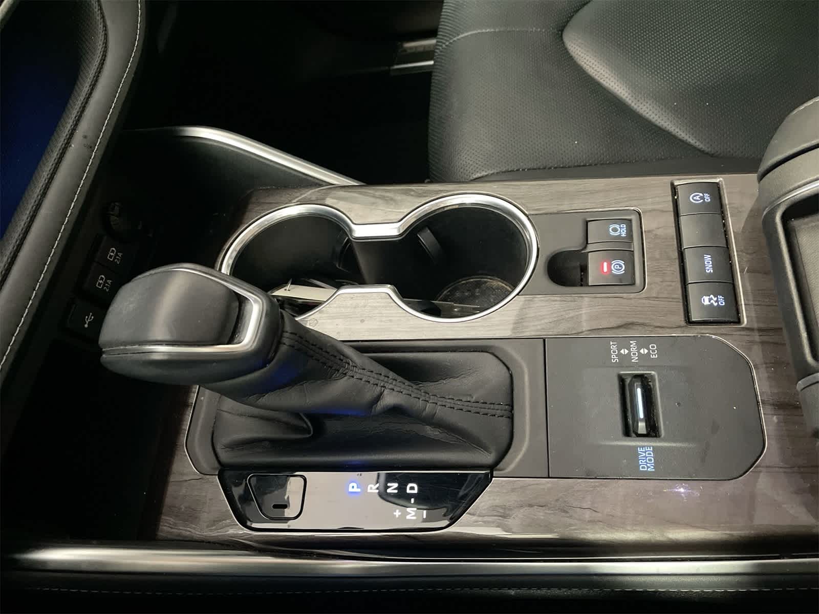 Thumbnail: 2020 Toyota Highlander - 24