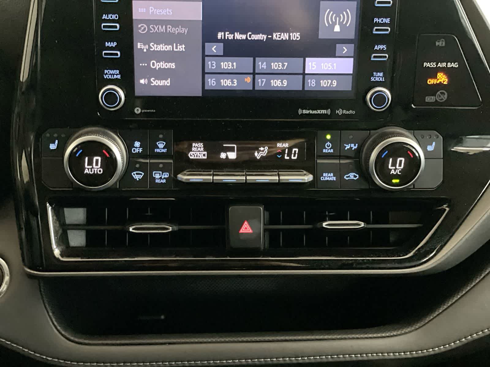 Thumbnail: 2022 Toyota Highlander - 23