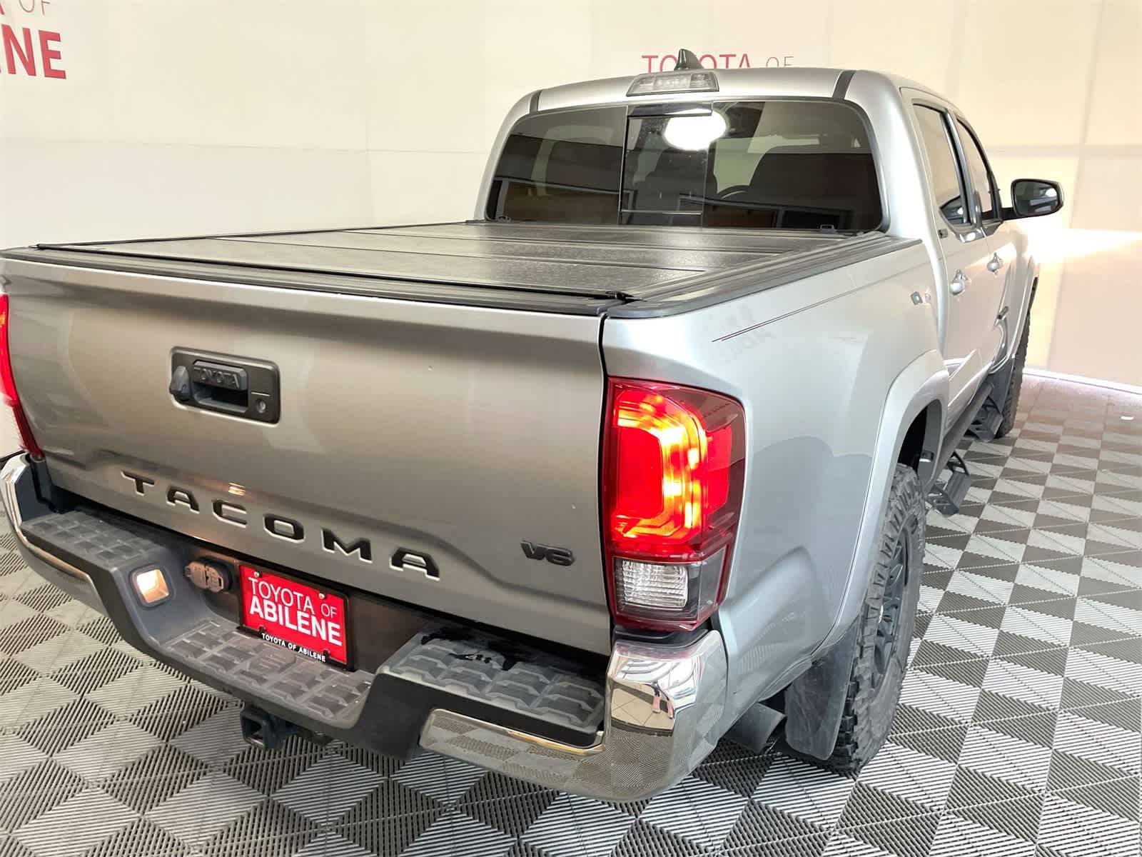 Thumbnail: 2022 Toyota Tacoma - 5