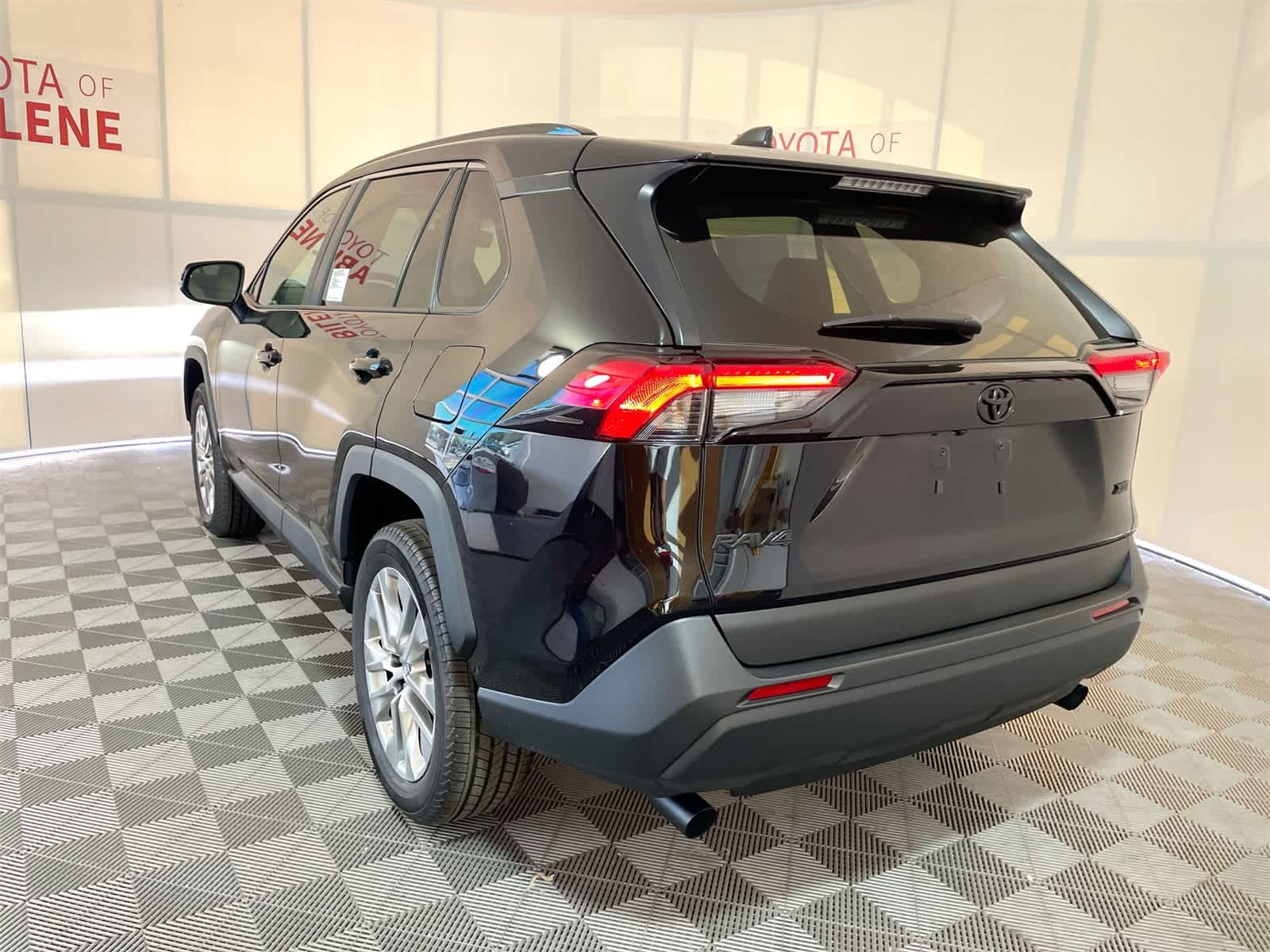 Thumbnail: 2025 Toyota RAV4 - 3