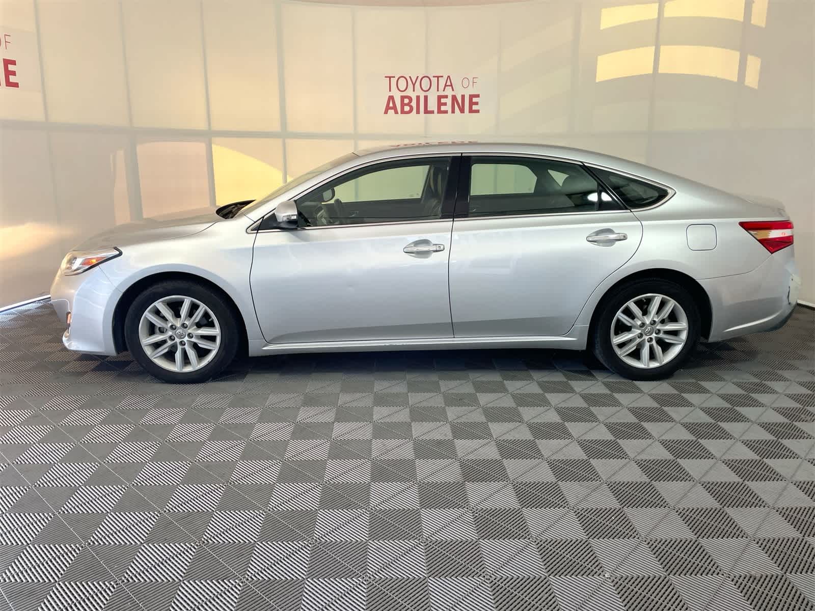 Thumbnail: 2013 Toyota Avalon - 2