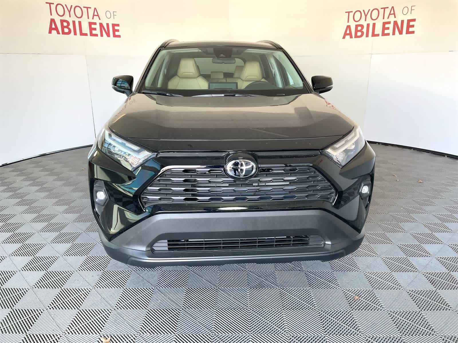 Thumbnail: 2025 Toyota RAV4 - 8