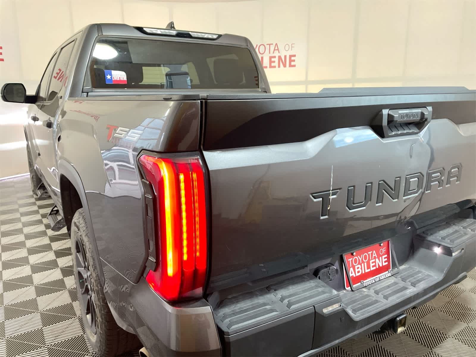 Thumbnail: 2023 Toyota Tundra - 3