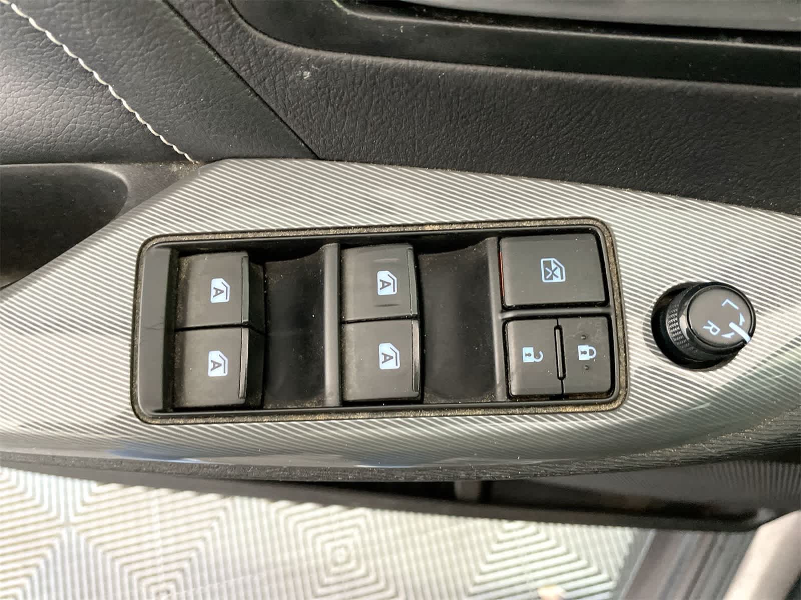 Thumbnail: 2017 Toyota Sienna - 12