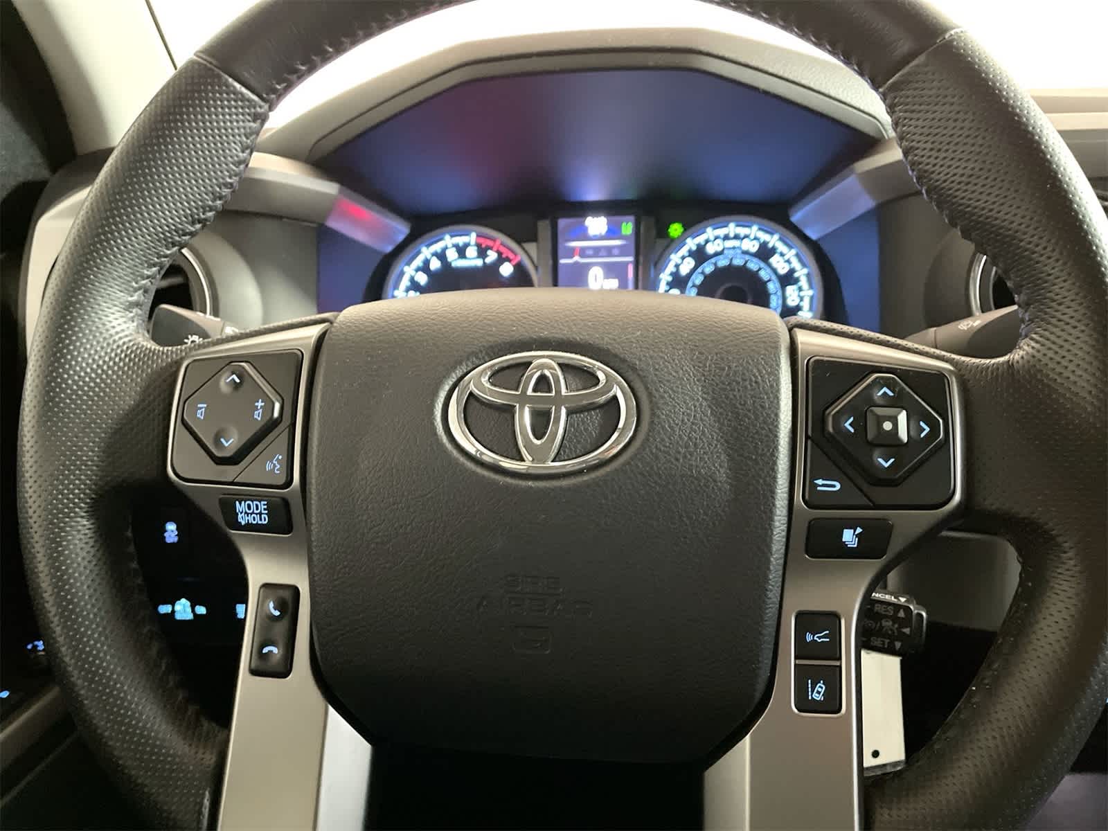 Thumbnail: 2022 Toyota Tacoma - 16